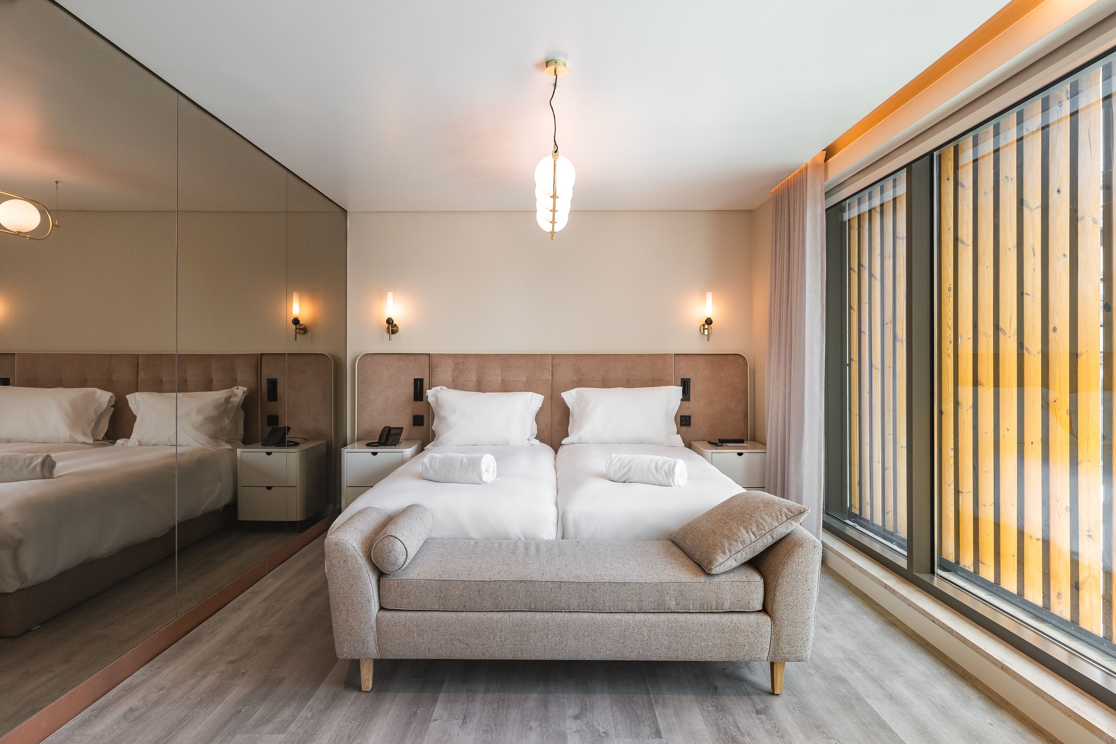 Luster Hotel