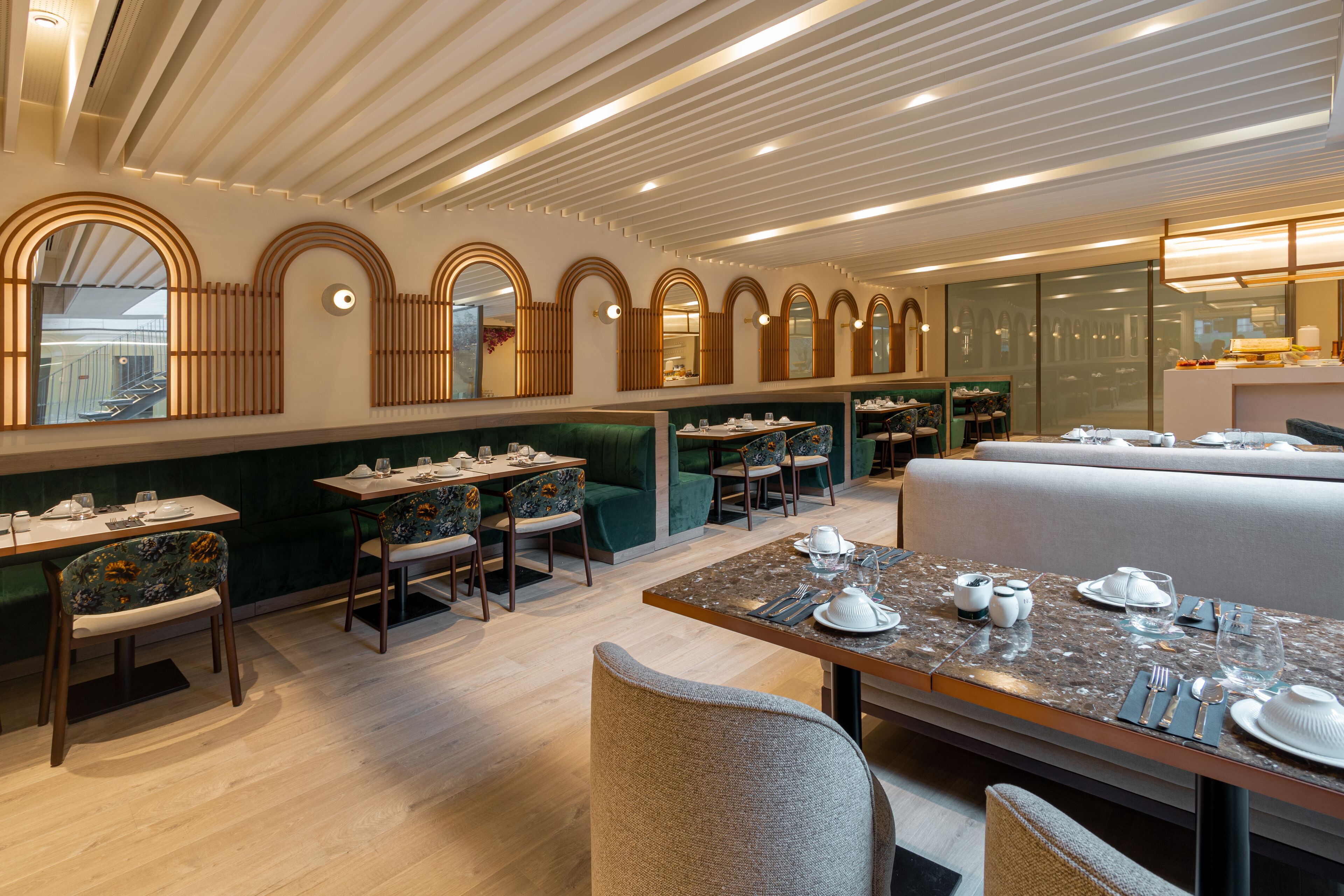 Luster Hotel
