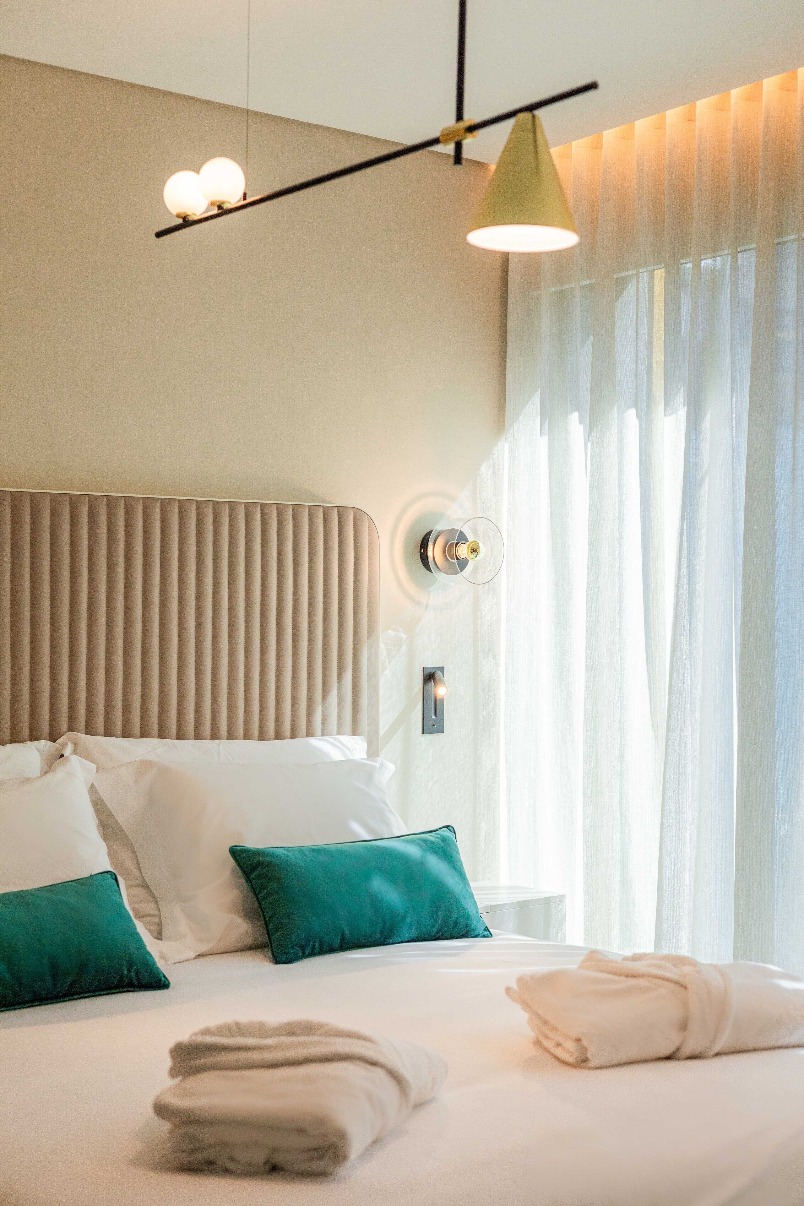 Luster Hotel