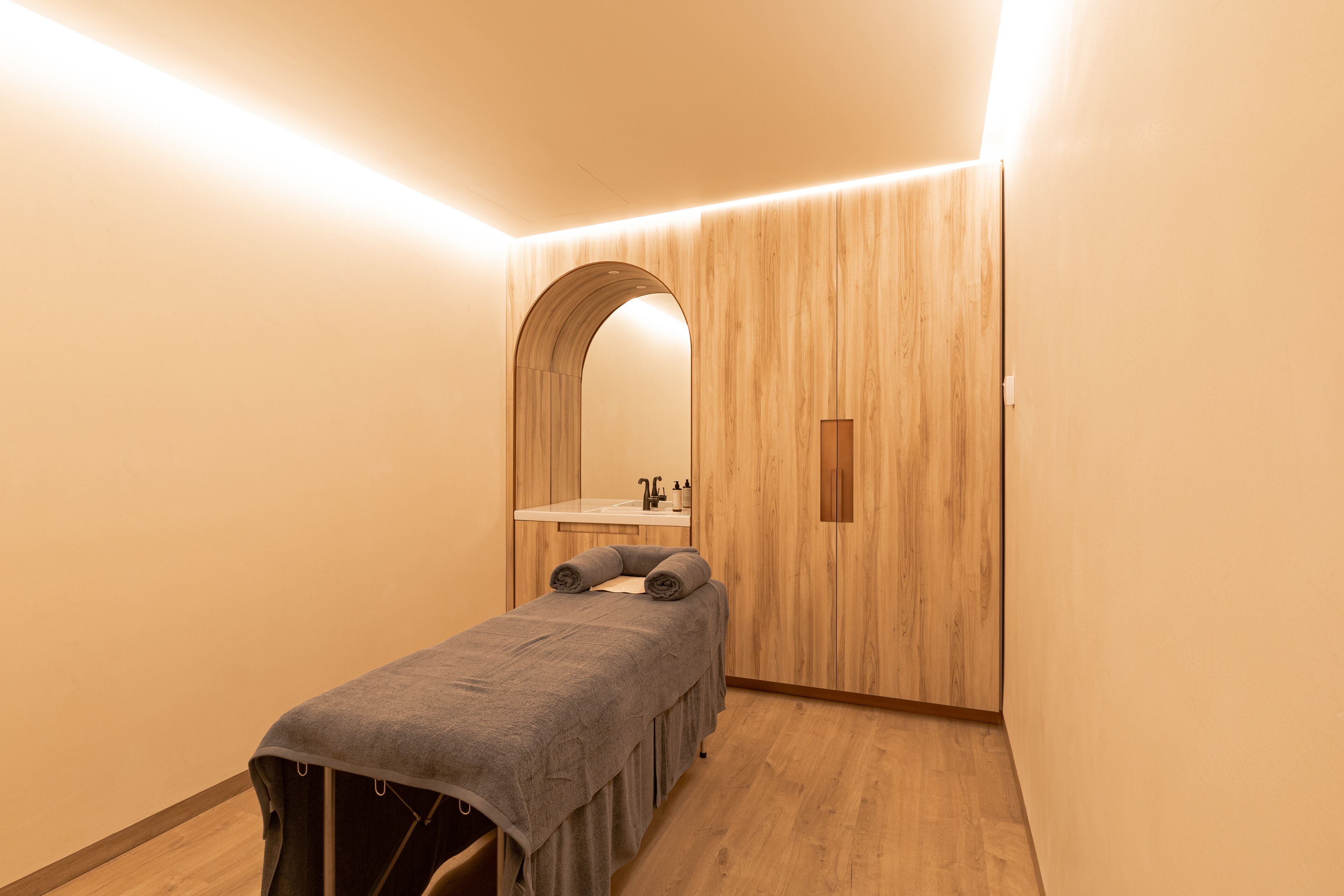 Luster Hotel