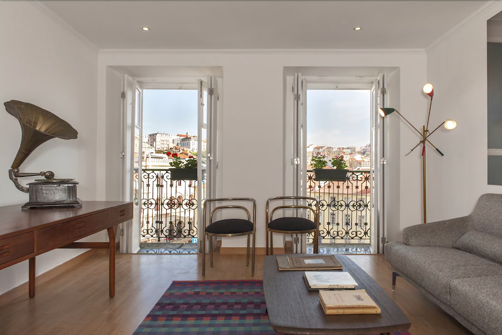 Rossio Lisbon Cheese & Wine Apartments