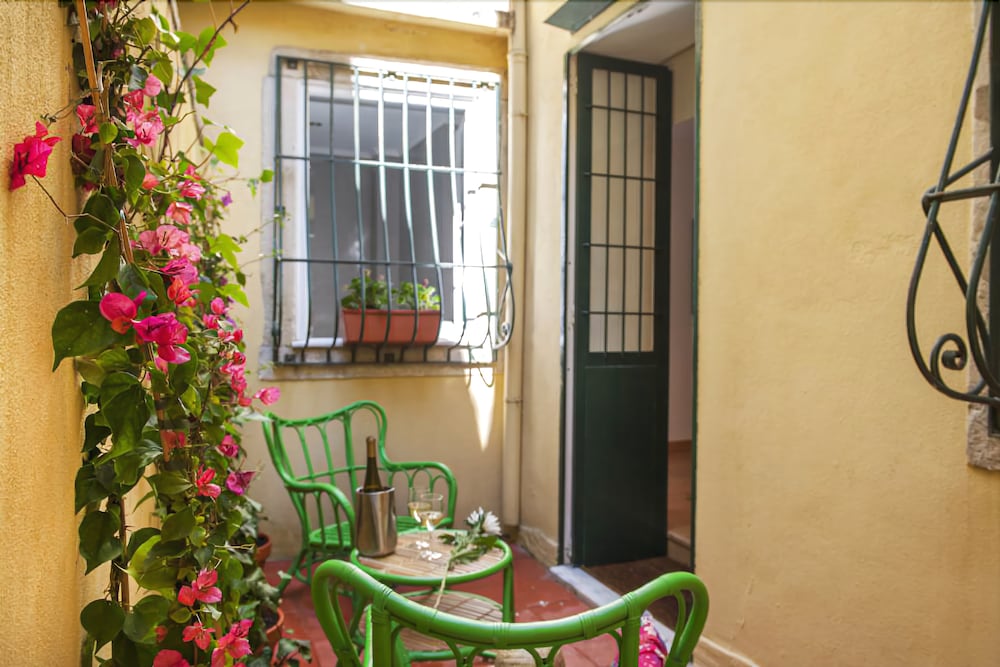Rossio Lisbon Cheese & Wine Apartments