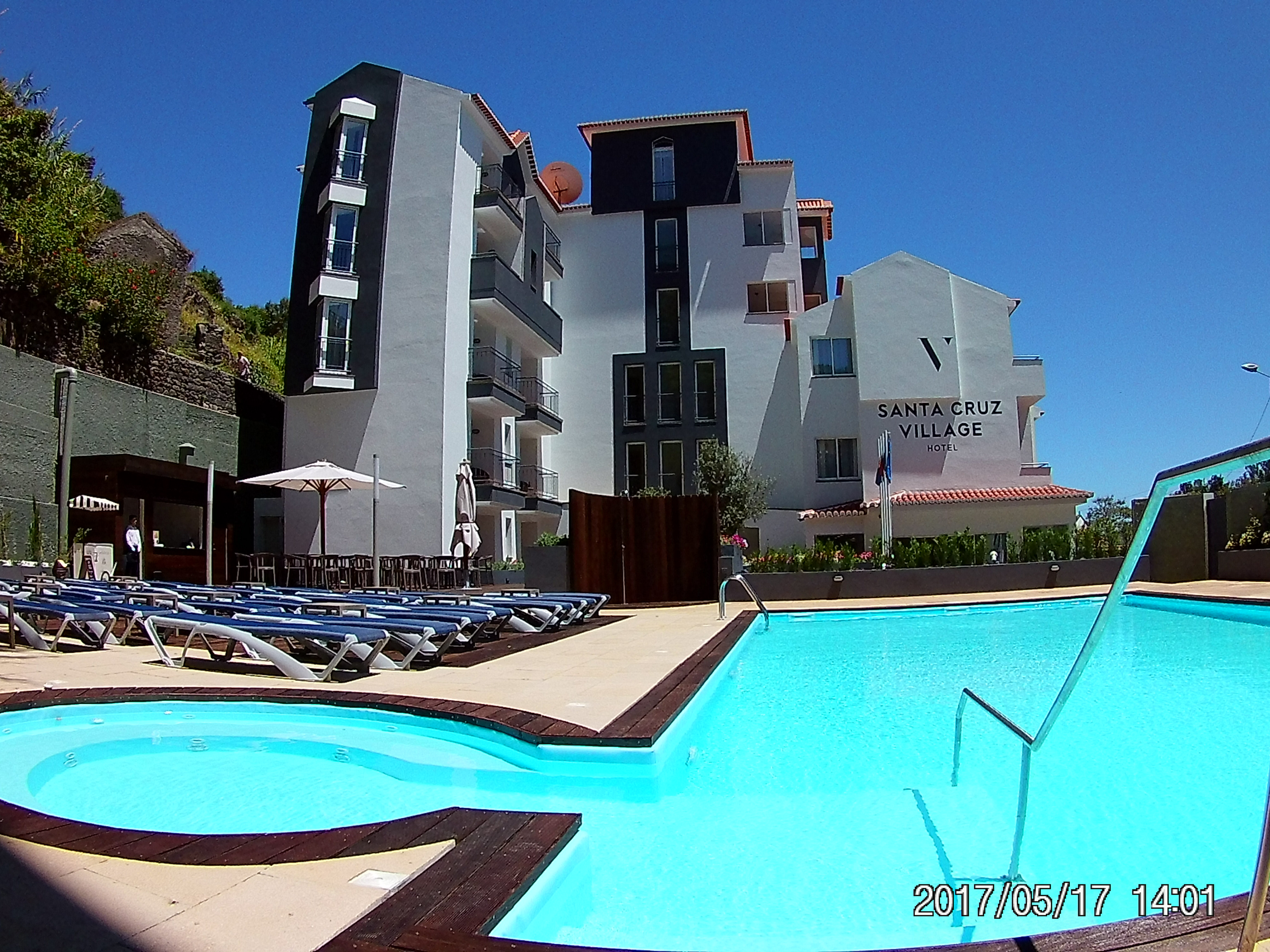 Santa Cruz Village Hotel