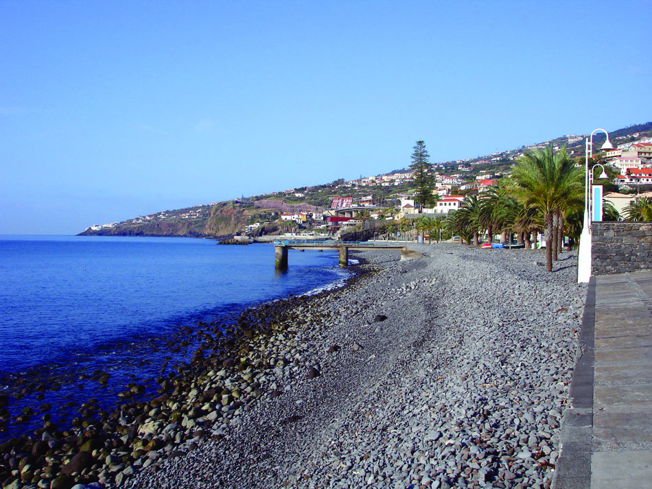 Santa Cruz Village Hotel