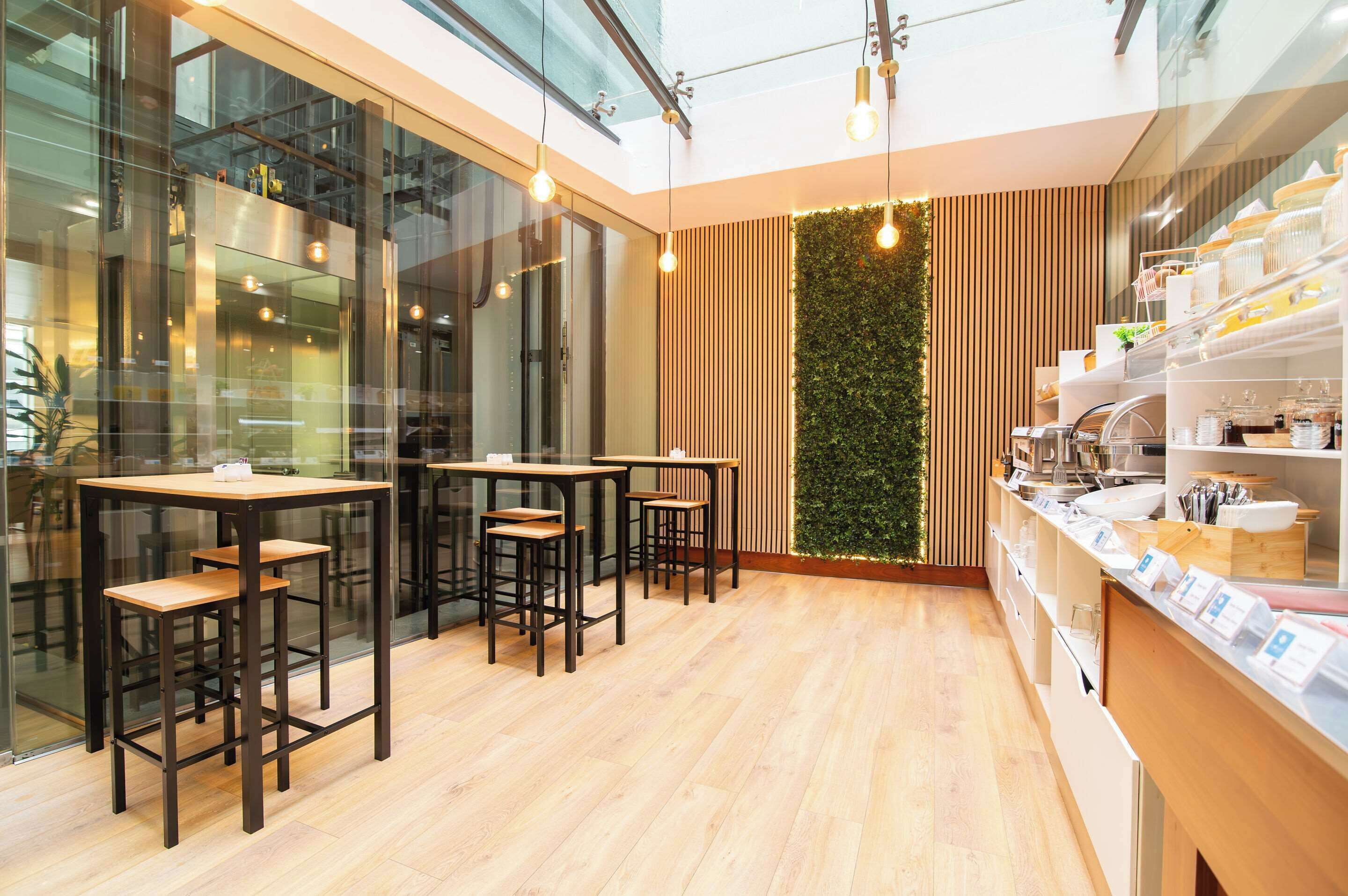The Azoriani Boutique, Ascend Hotel Collection