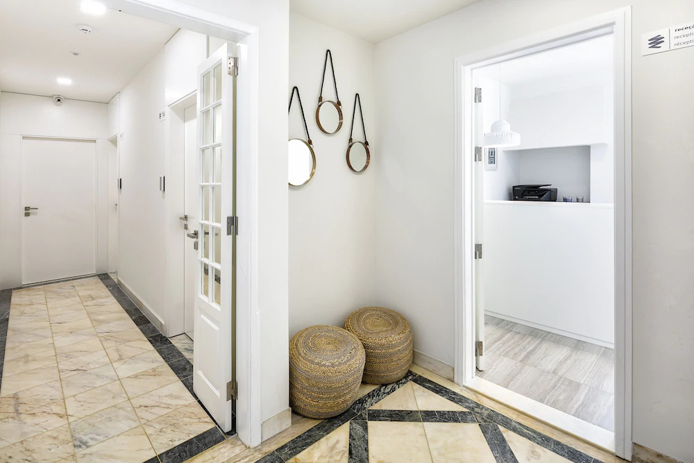 JR Studios & Suites