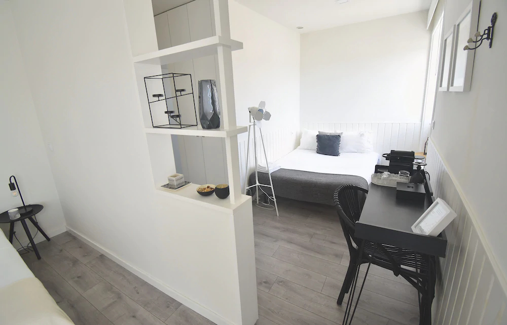 JR Studios & Suites