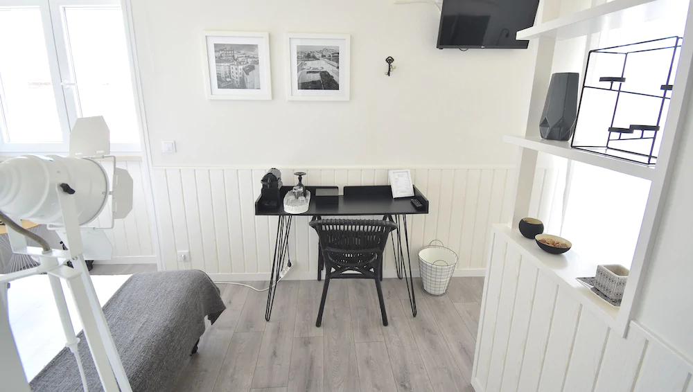 JR Studios & Suites