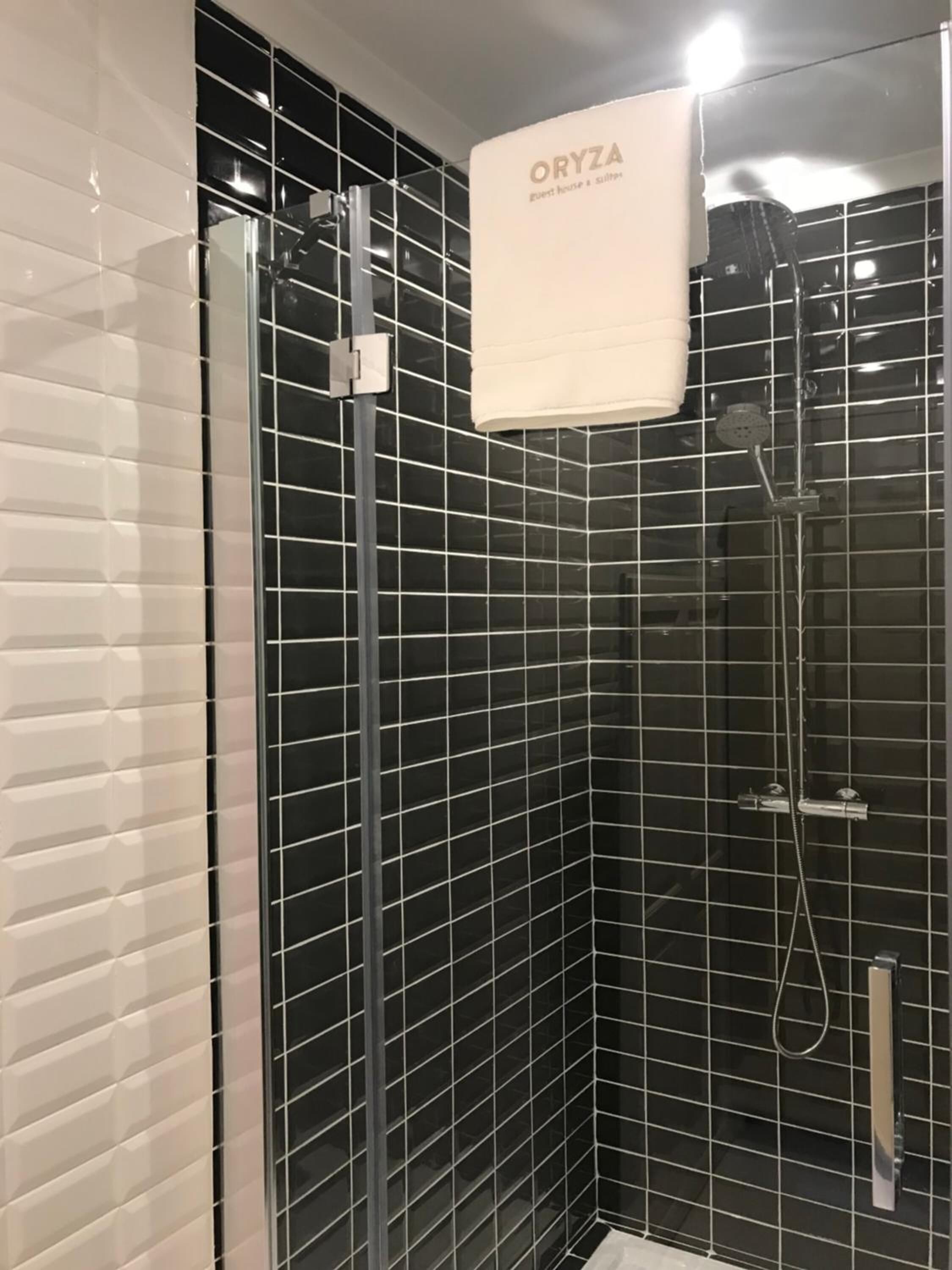 Oryza Guest House & Suites