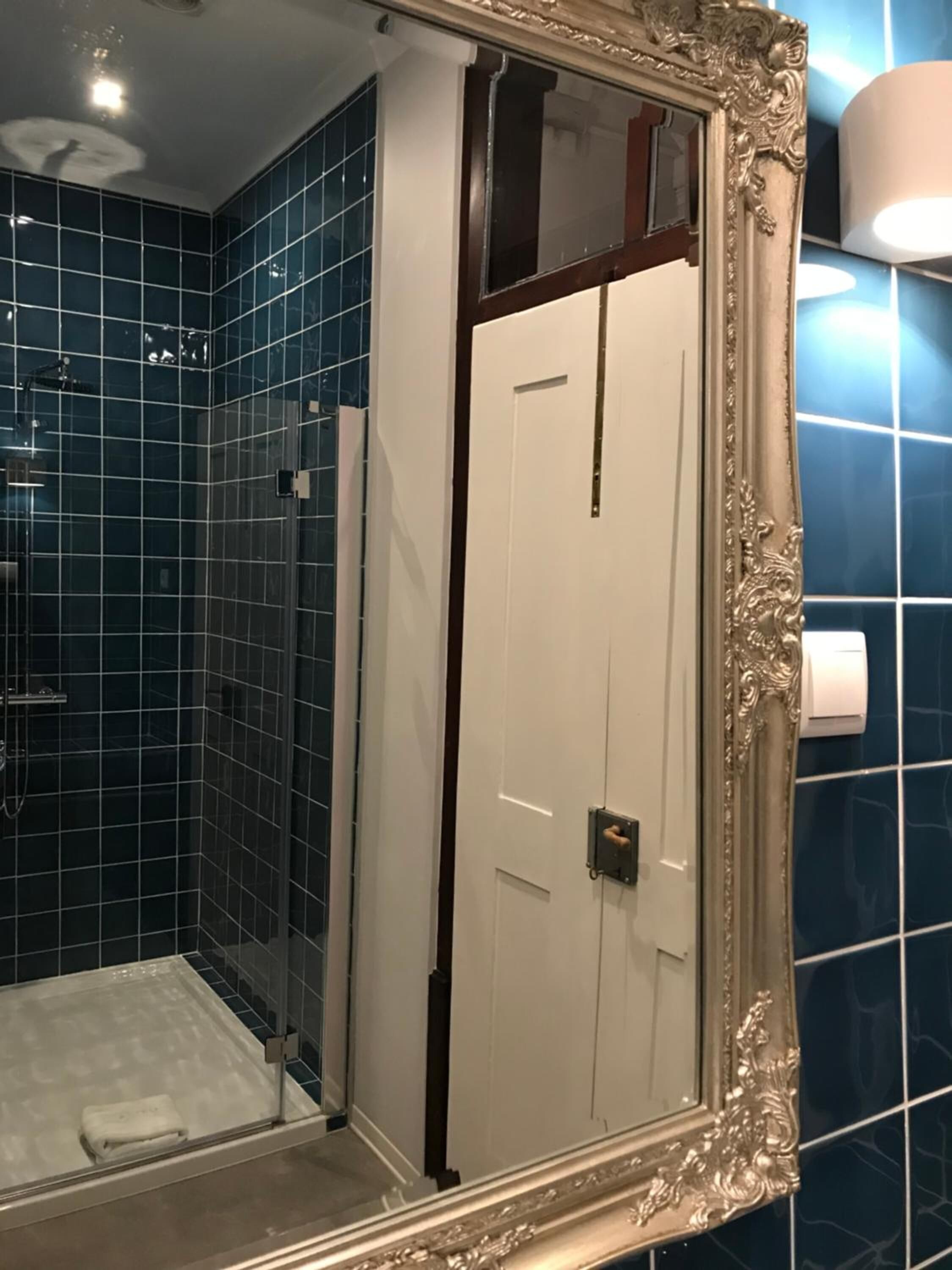 Oryza Guest House & Suites