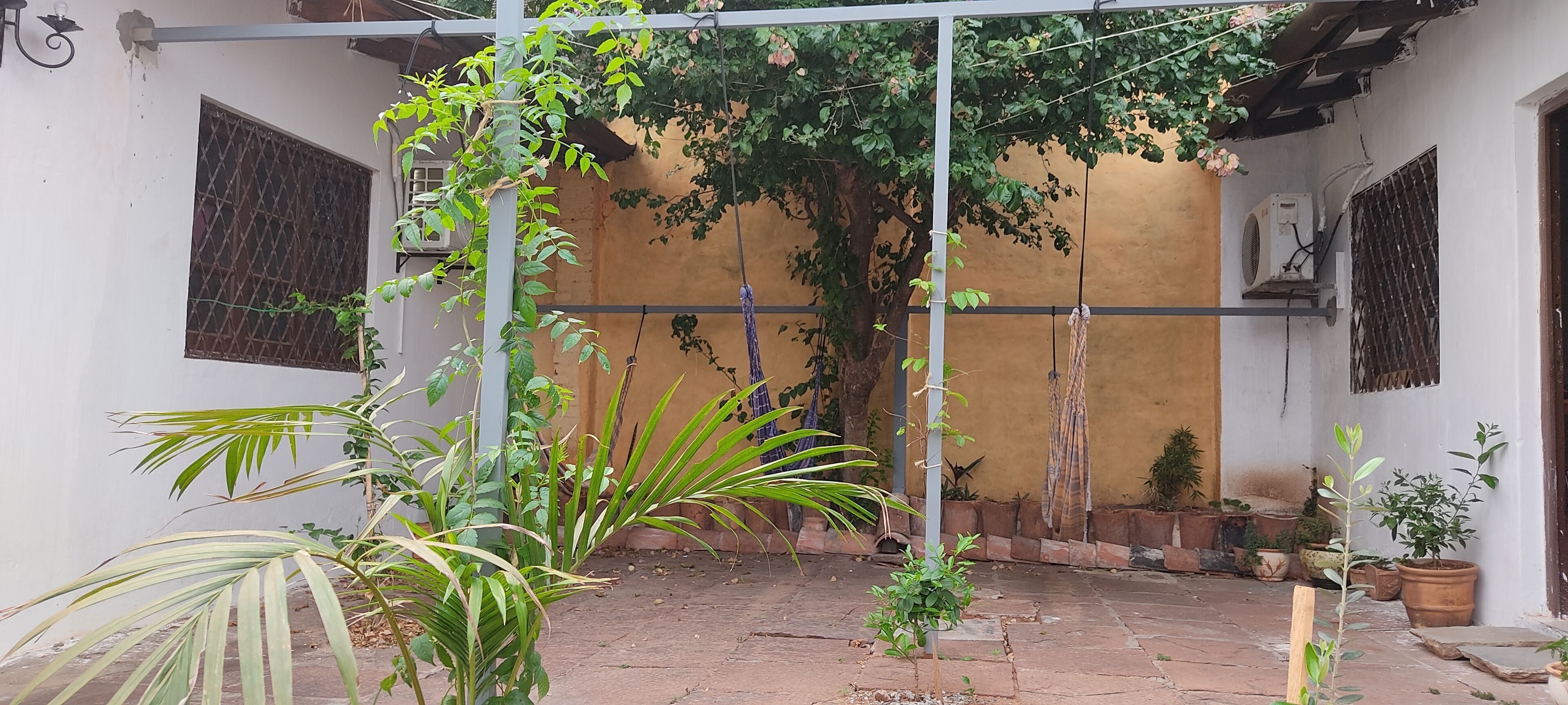 Mediterraneo Hostel