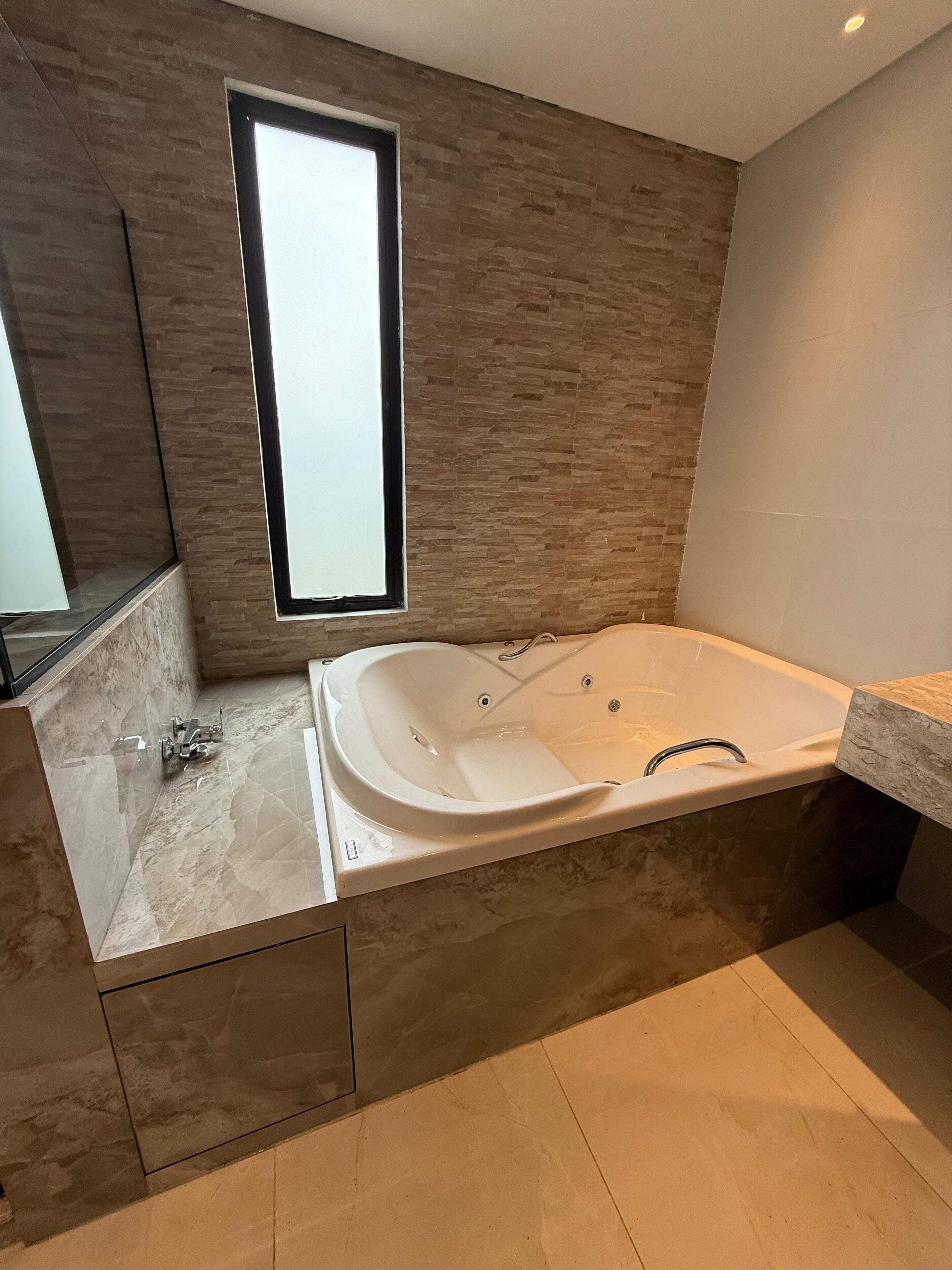 Ramada Suites by Wyndham Asuncion Aeropuerto