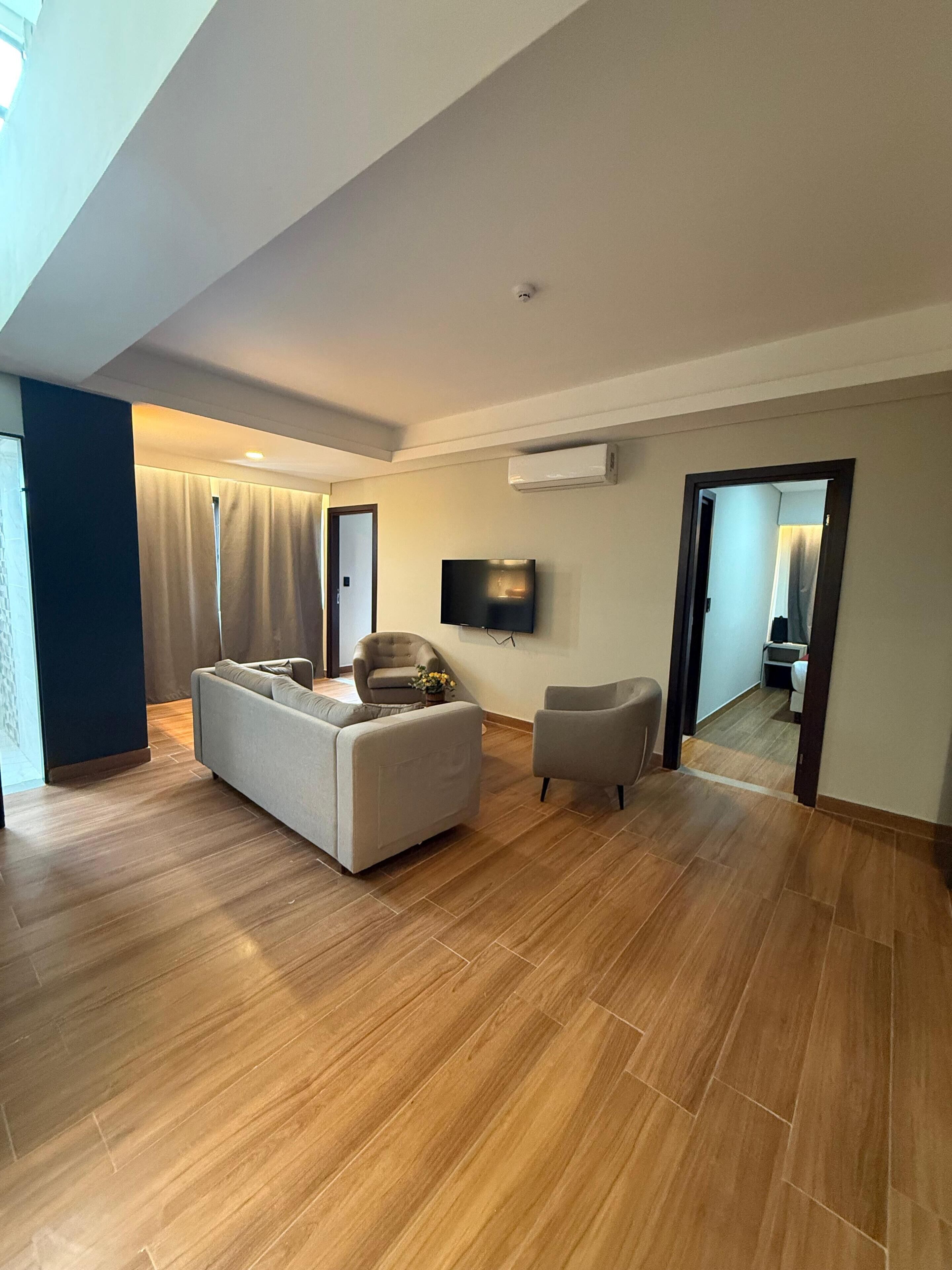 Ramada Suites by Wyndham Asuncion Aeropuerto