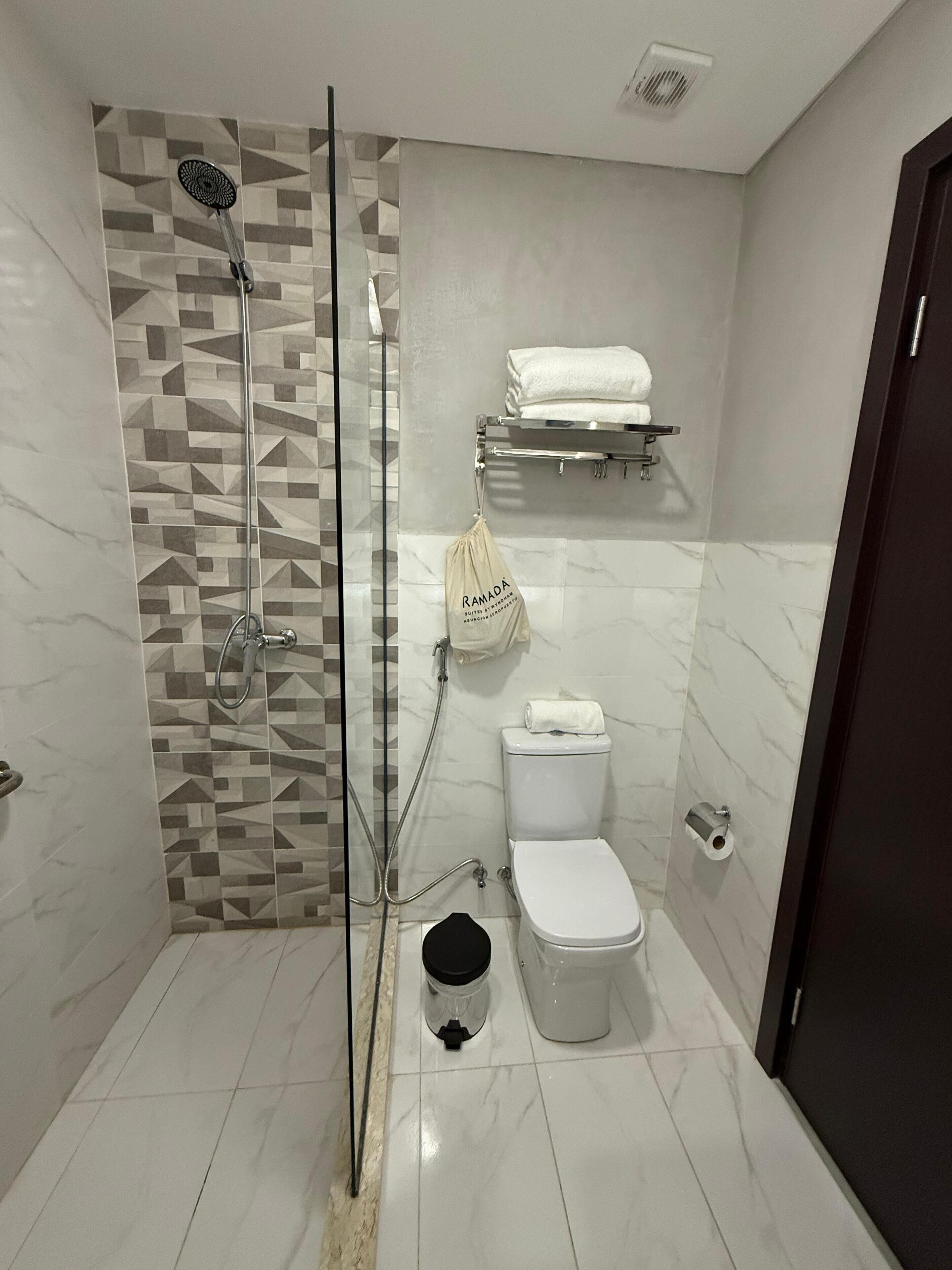 Ramada Suites by Wyndham Asuncion Aeropuerto