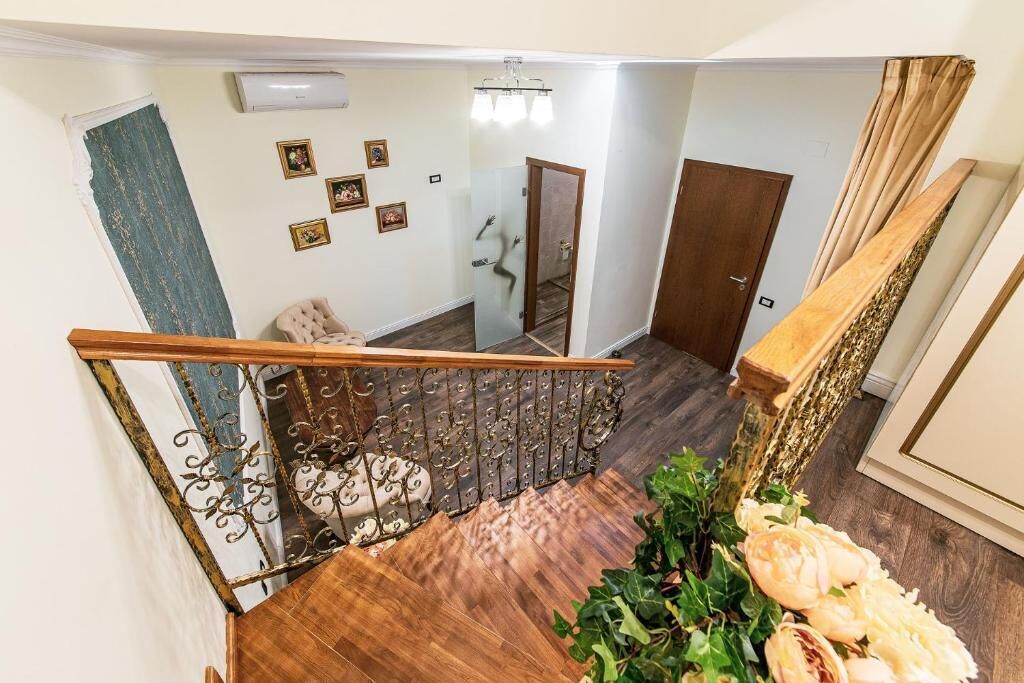 Chic Boutique House