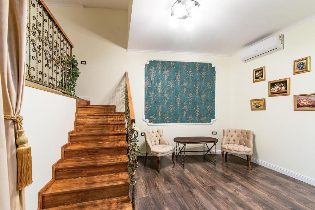 Chic Boutique House