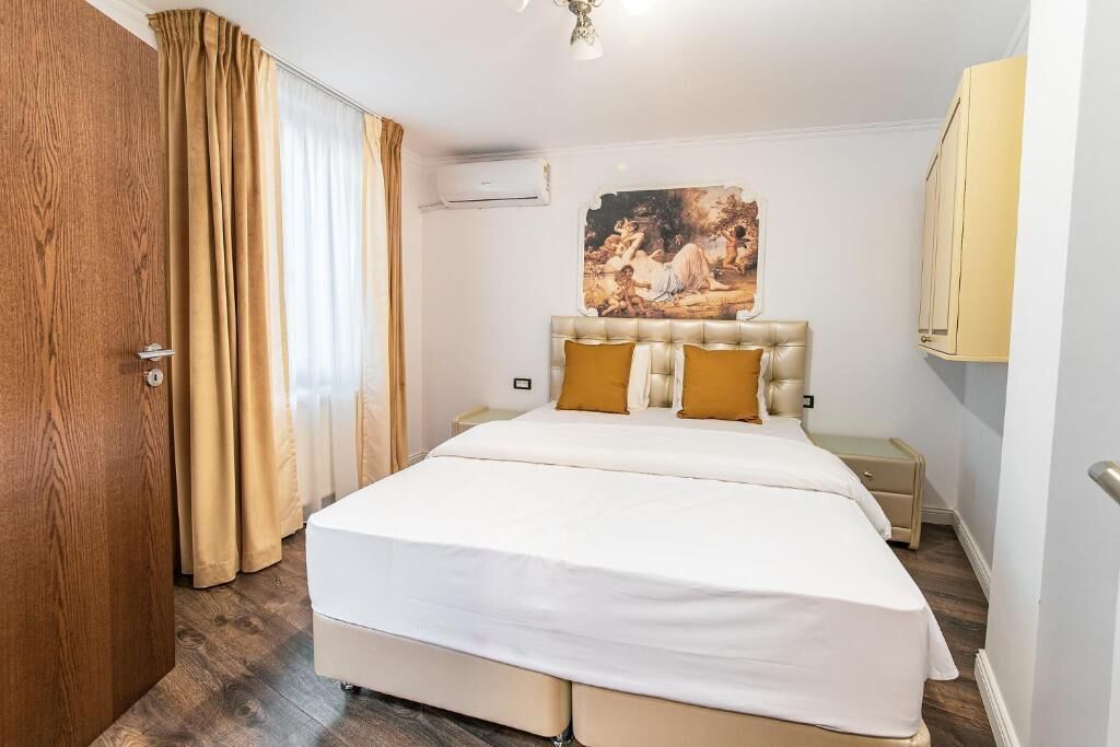 Chic Boutique House