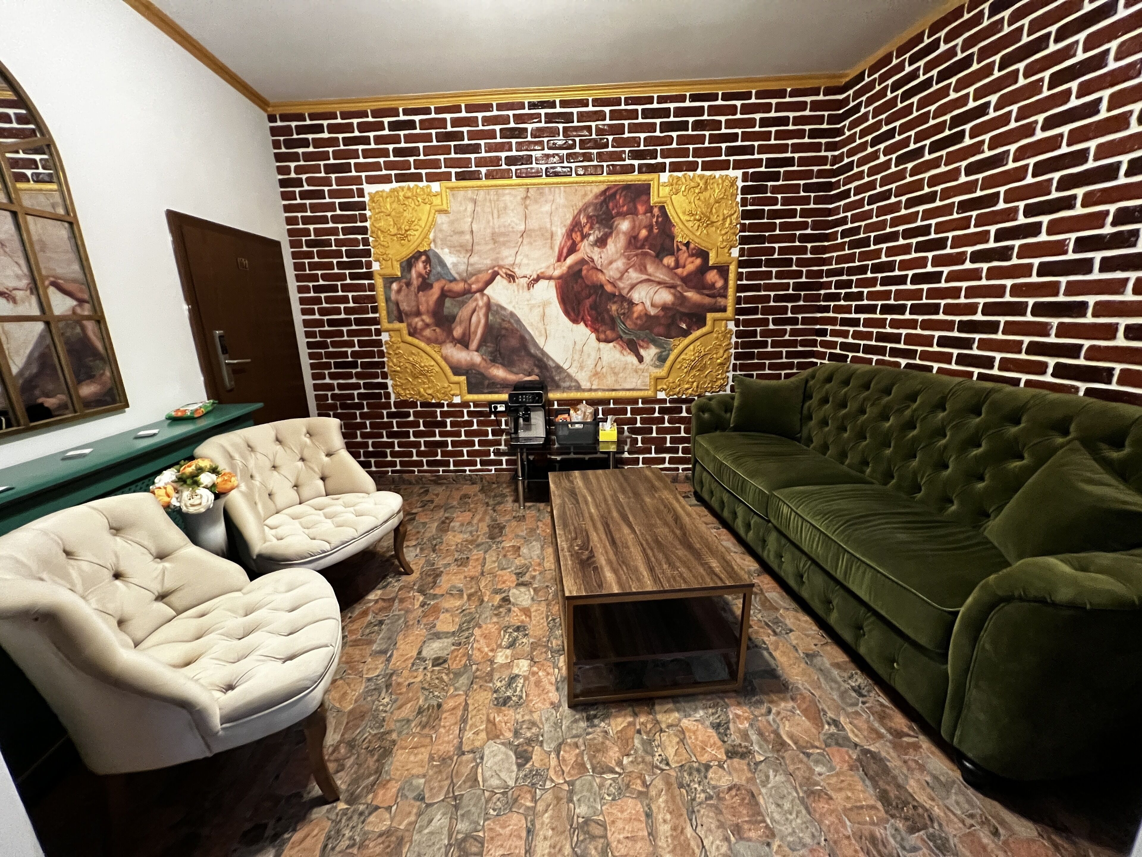 Chic Boutique House