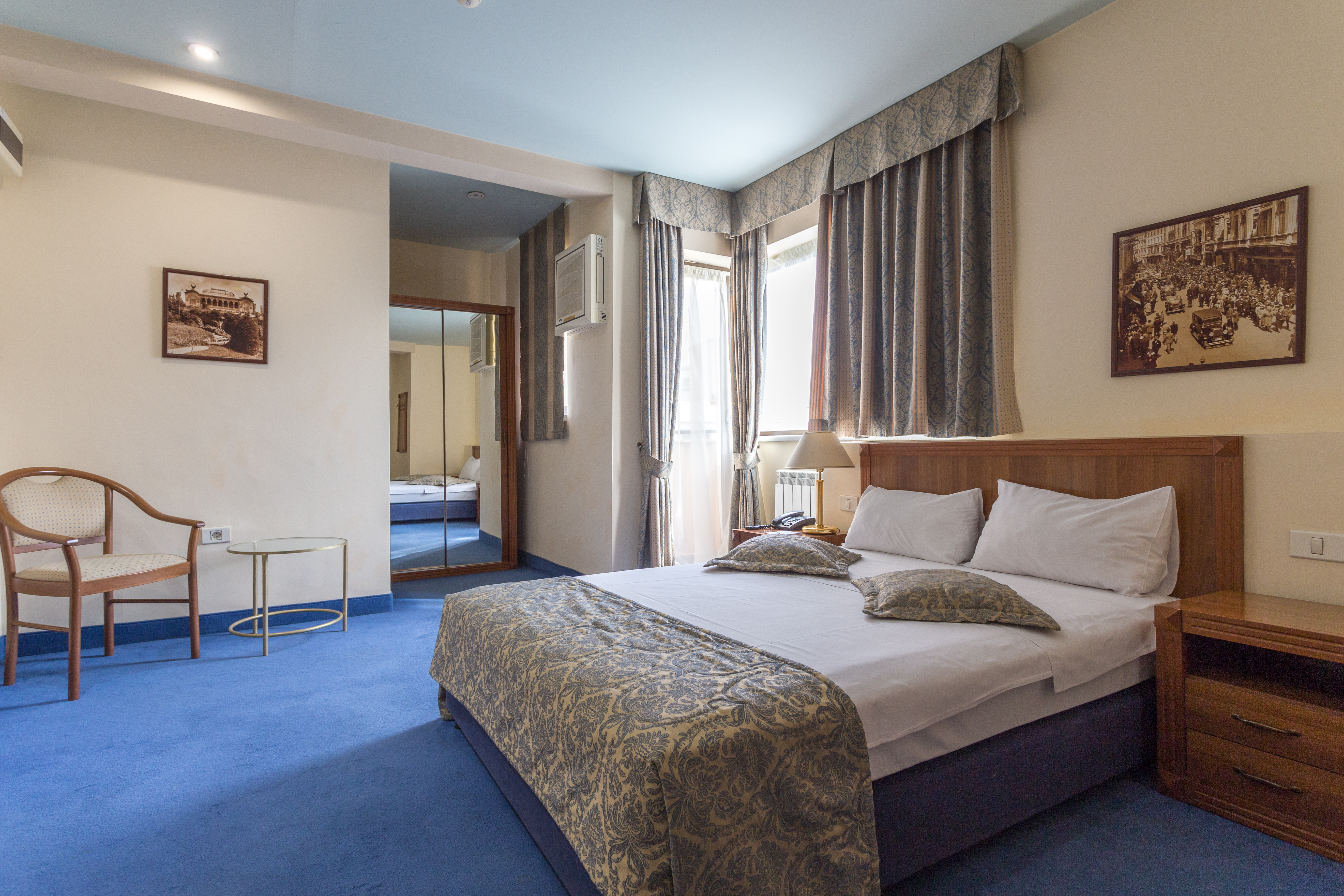 Hotel Opera