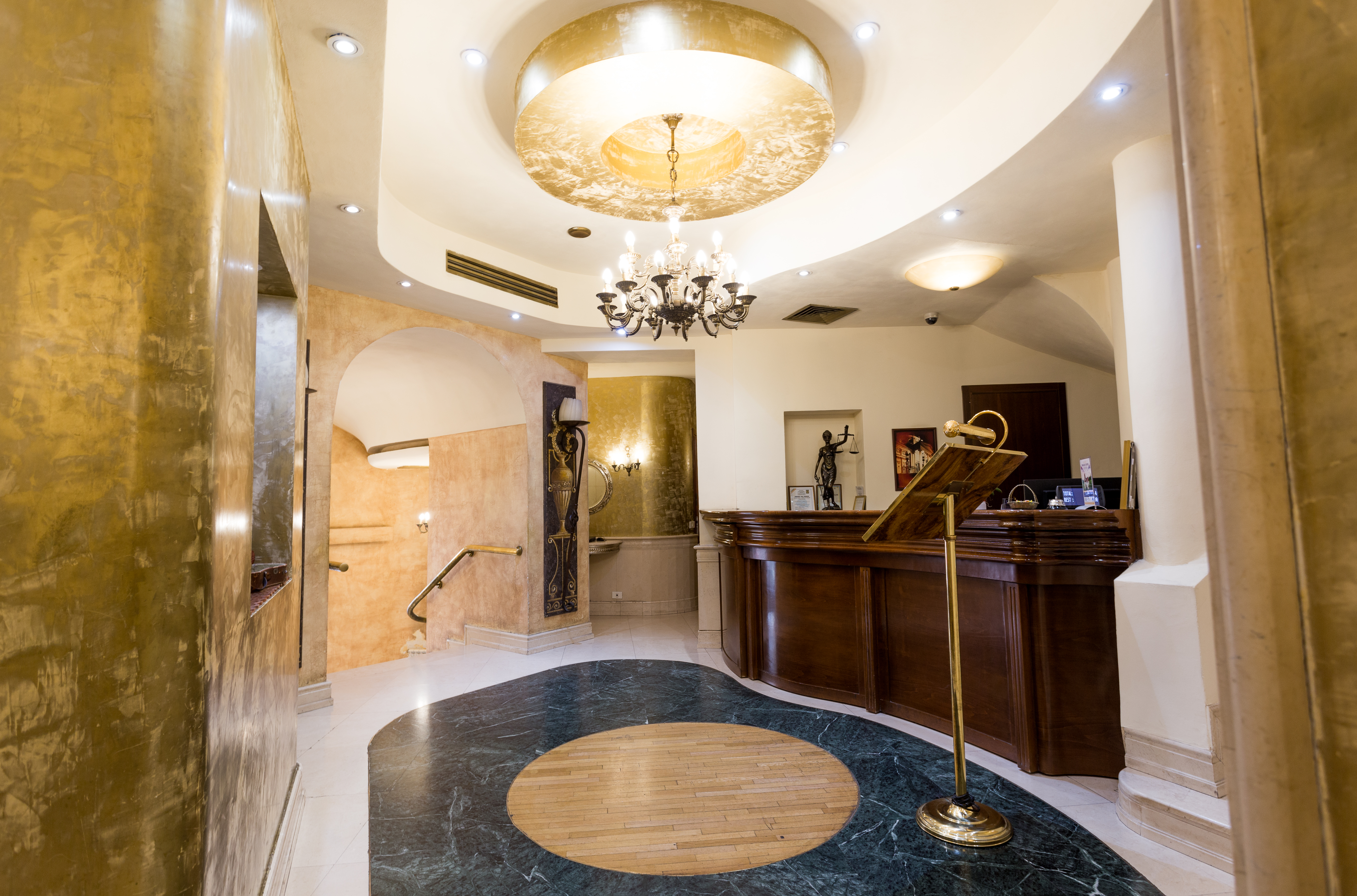 Hotel Opera