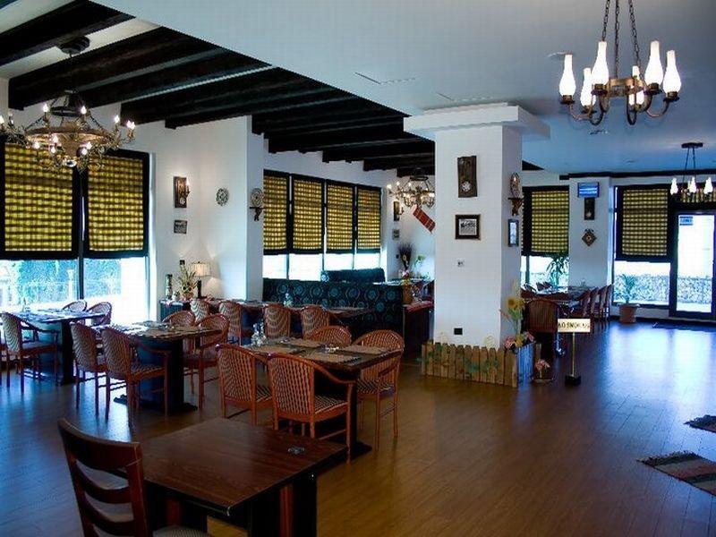 Phoenicia Express Hotel