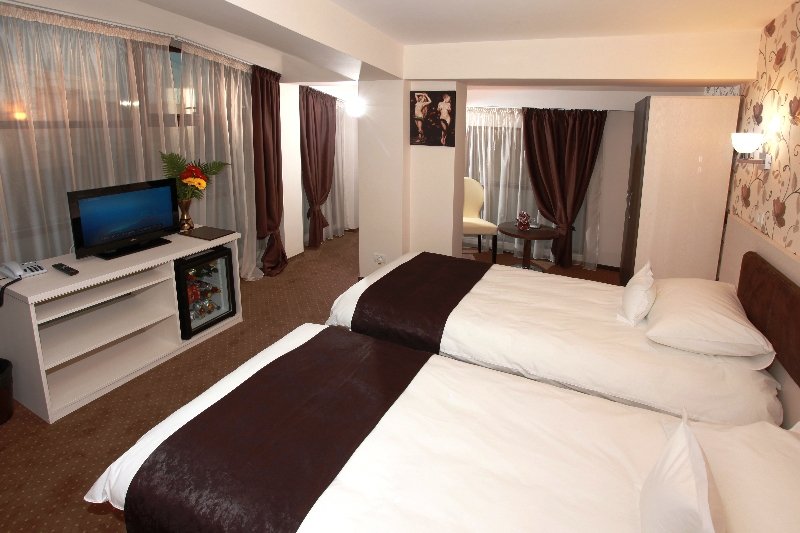 West Plaza Hotel