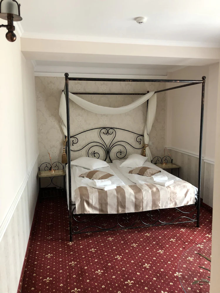Aviator Boutique Hotel