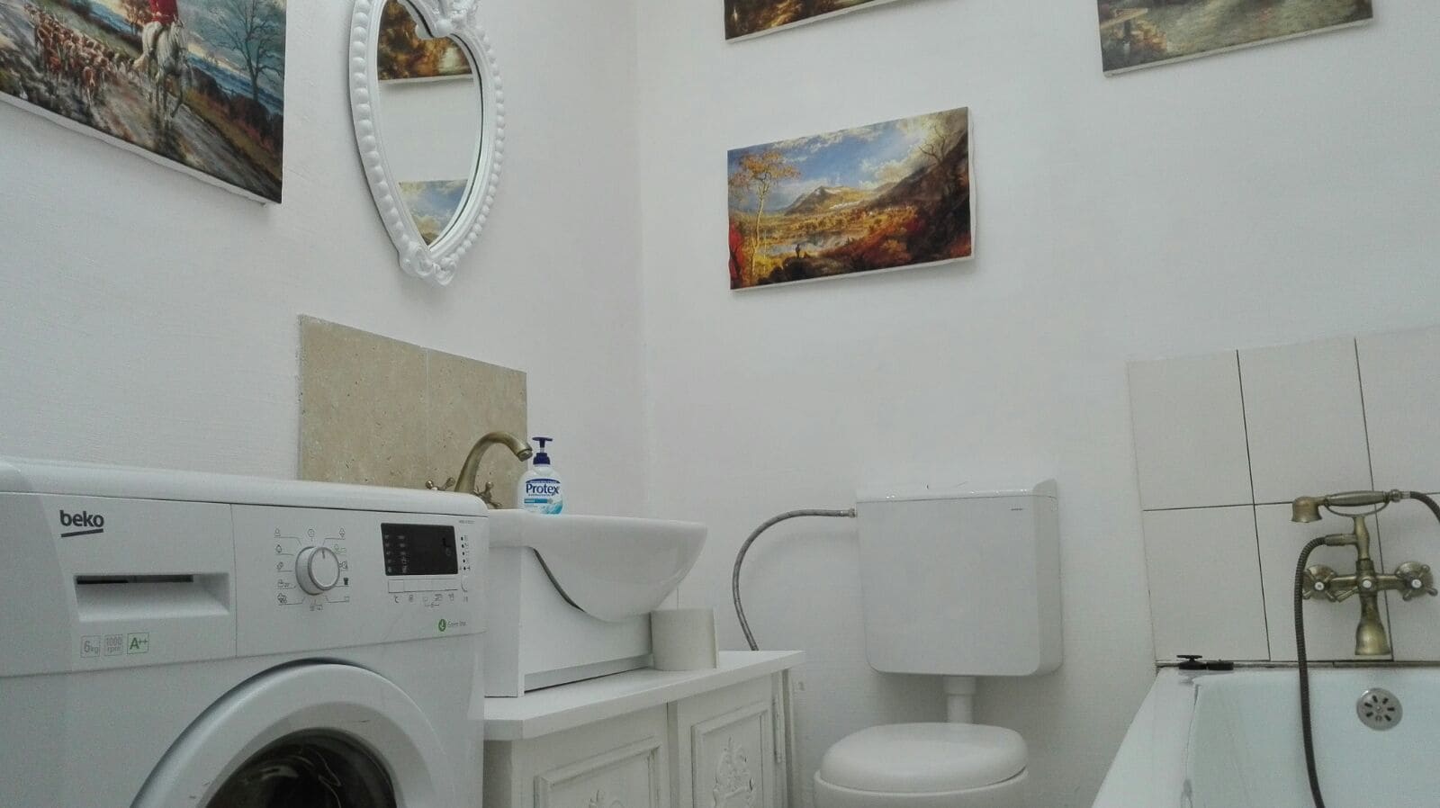 Lili's House