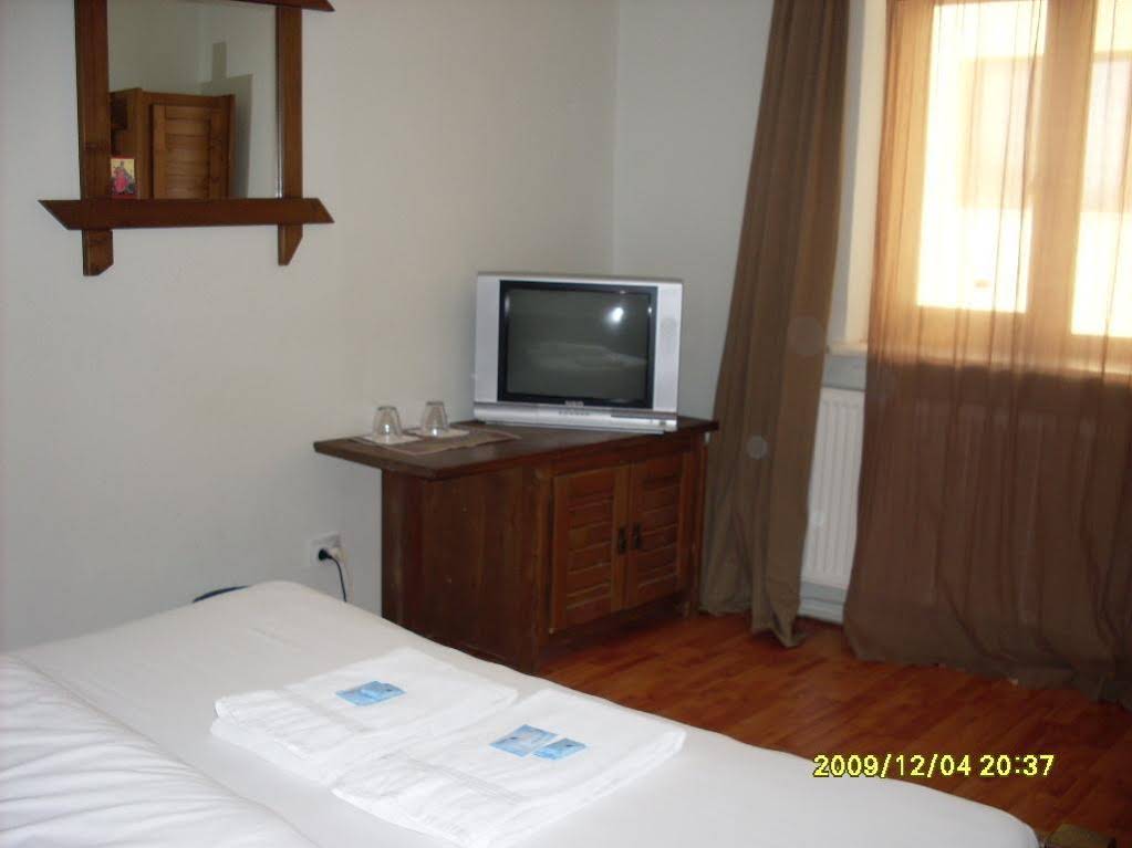 Oana Guest House