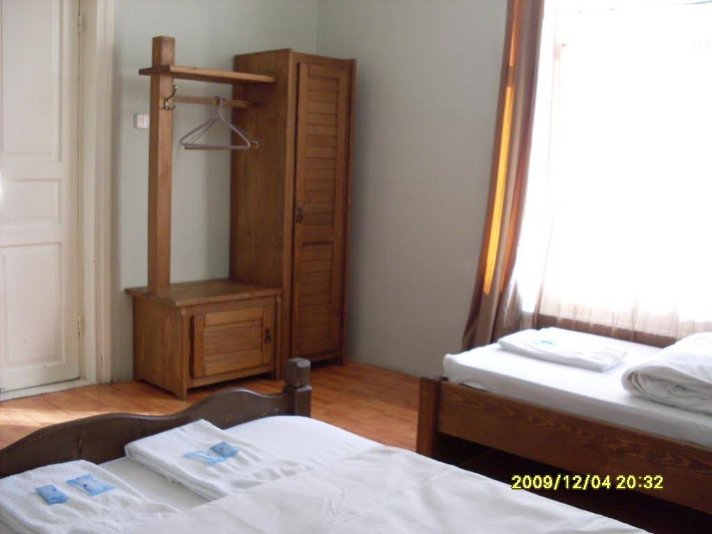 Oana Guest House