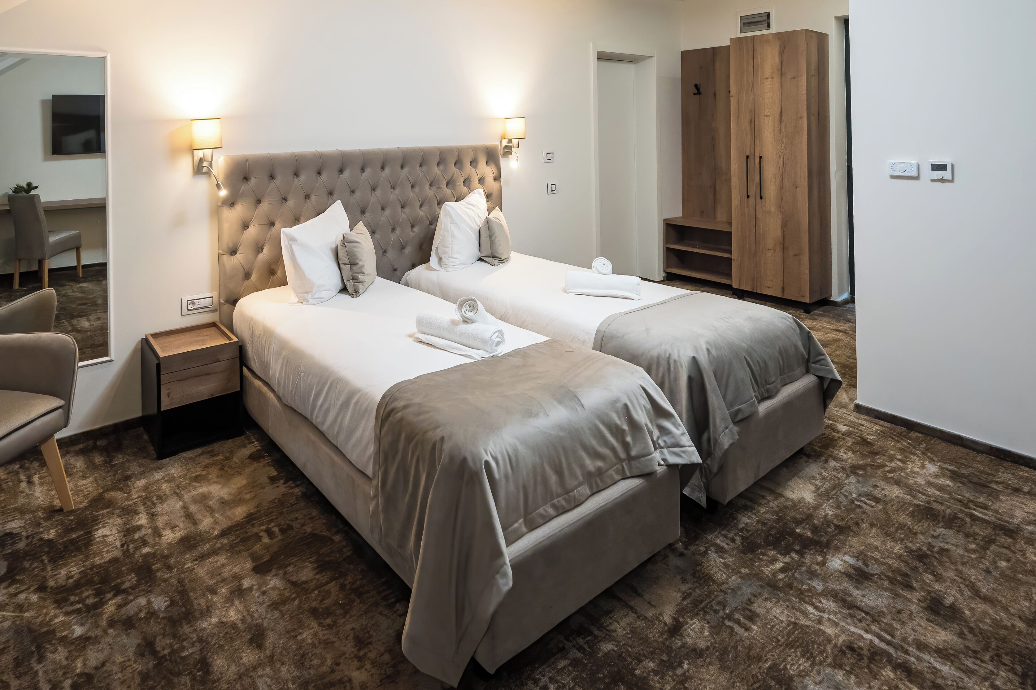 Alive Hotel
