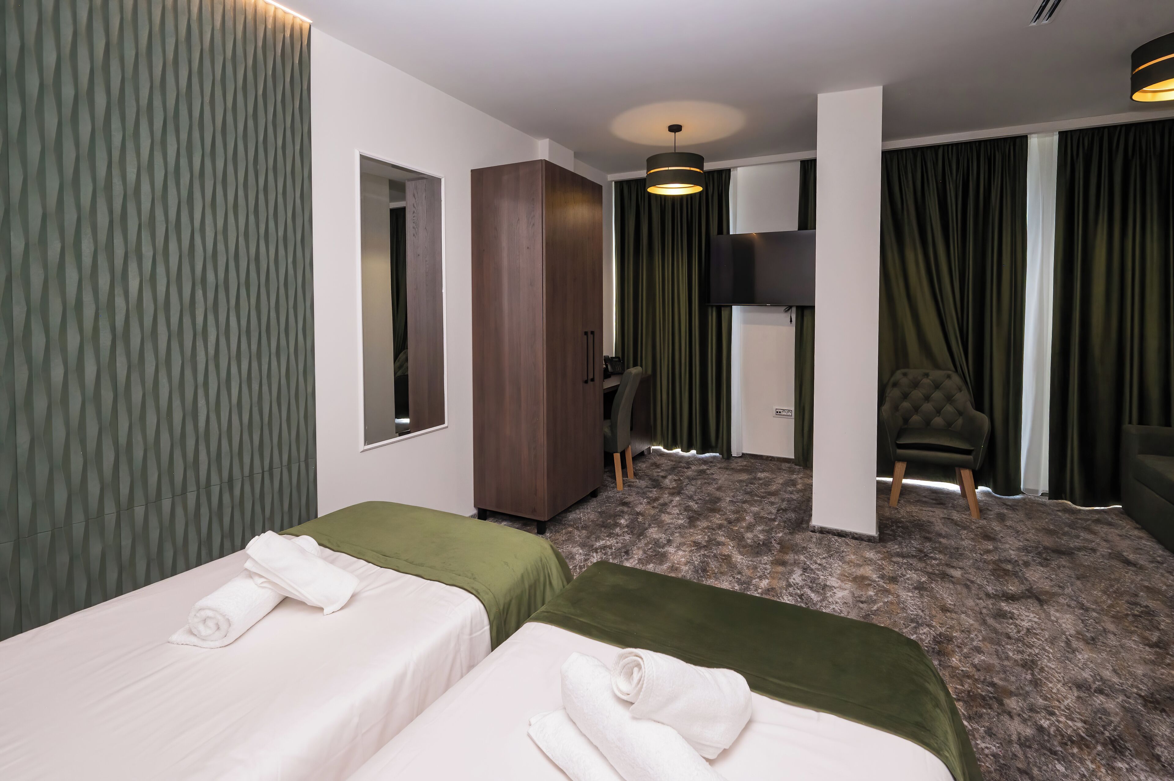 Alive Hotel