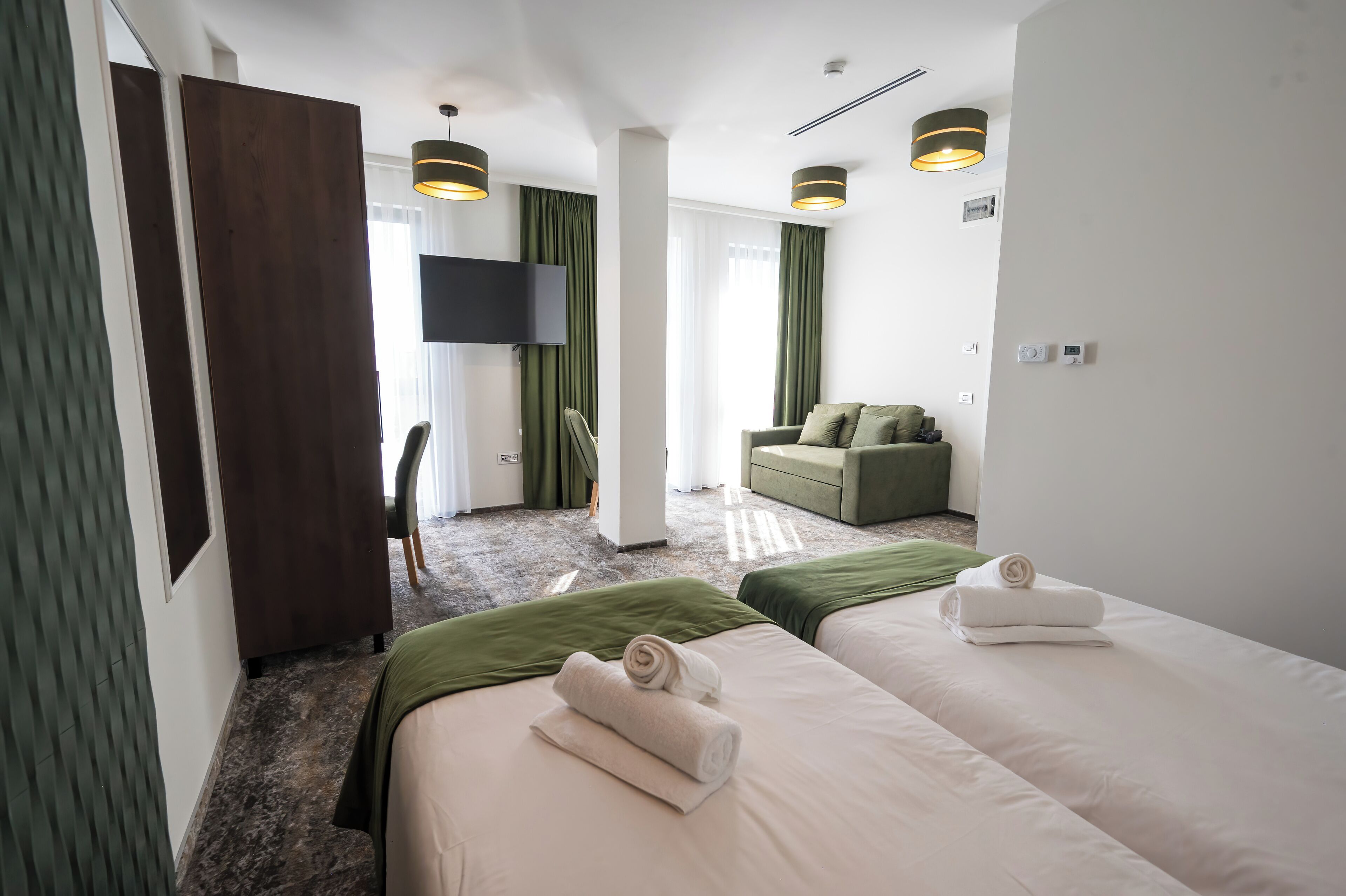 Alive Hotel