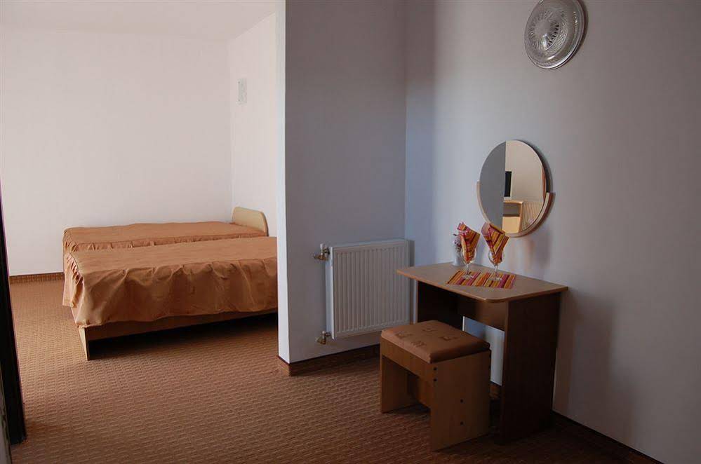 Class Hotel