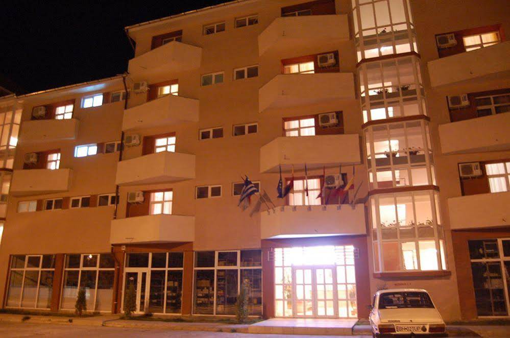 Class Hotel