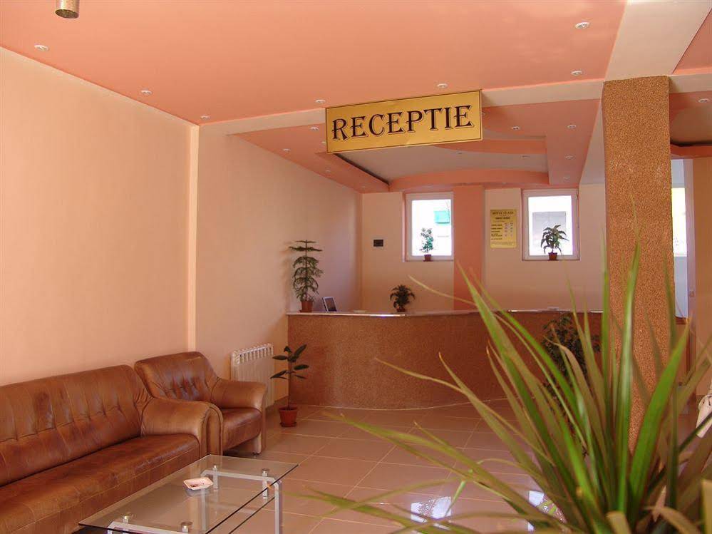 Class Hotel