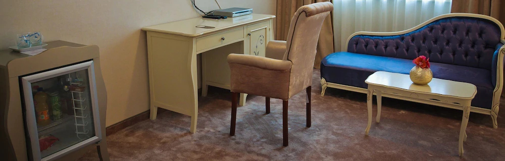 Hotel Roman by Dumbrava