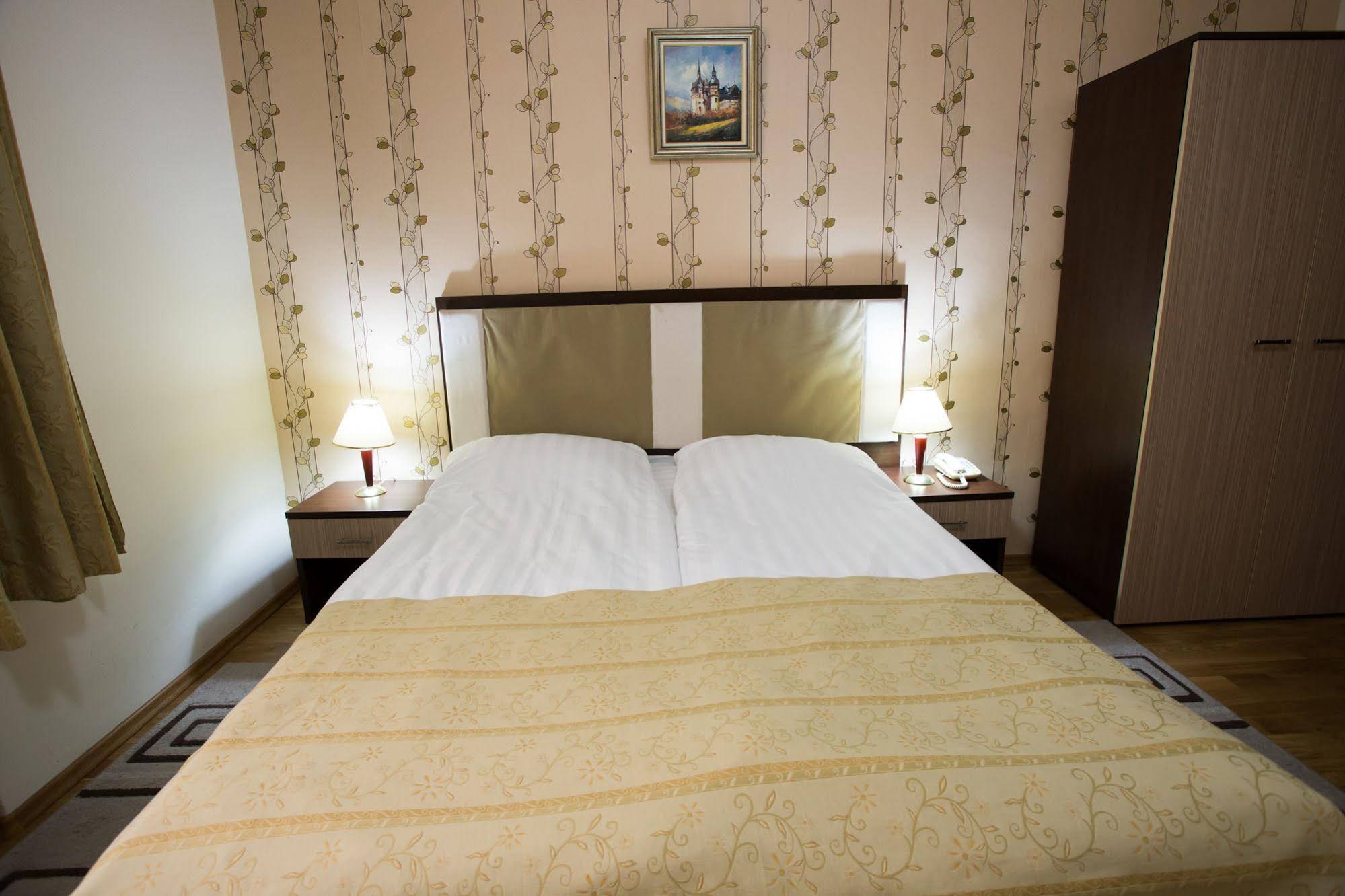 Hotel Rina Cerbul