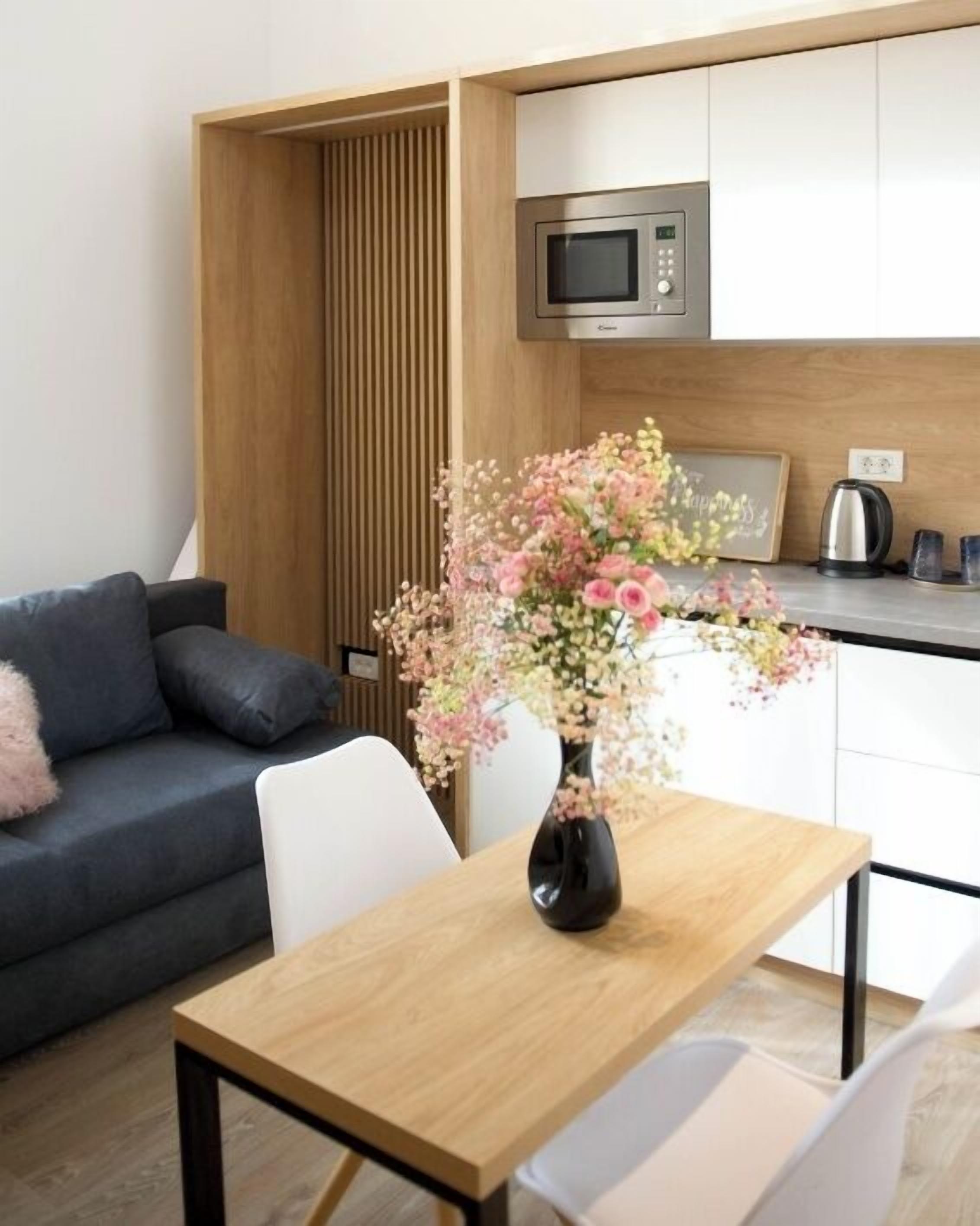 Friends Residence