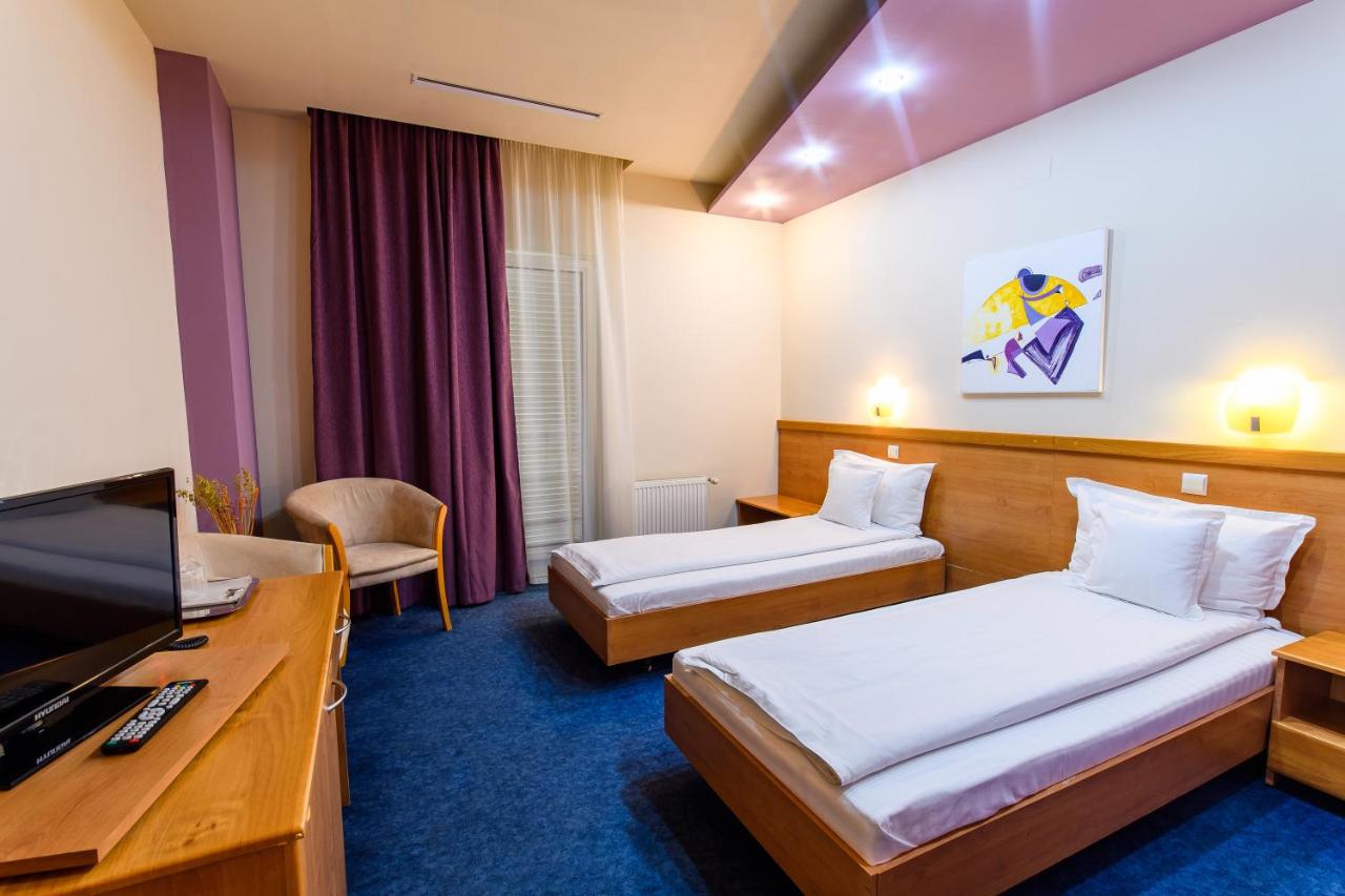 Hotel Torontal