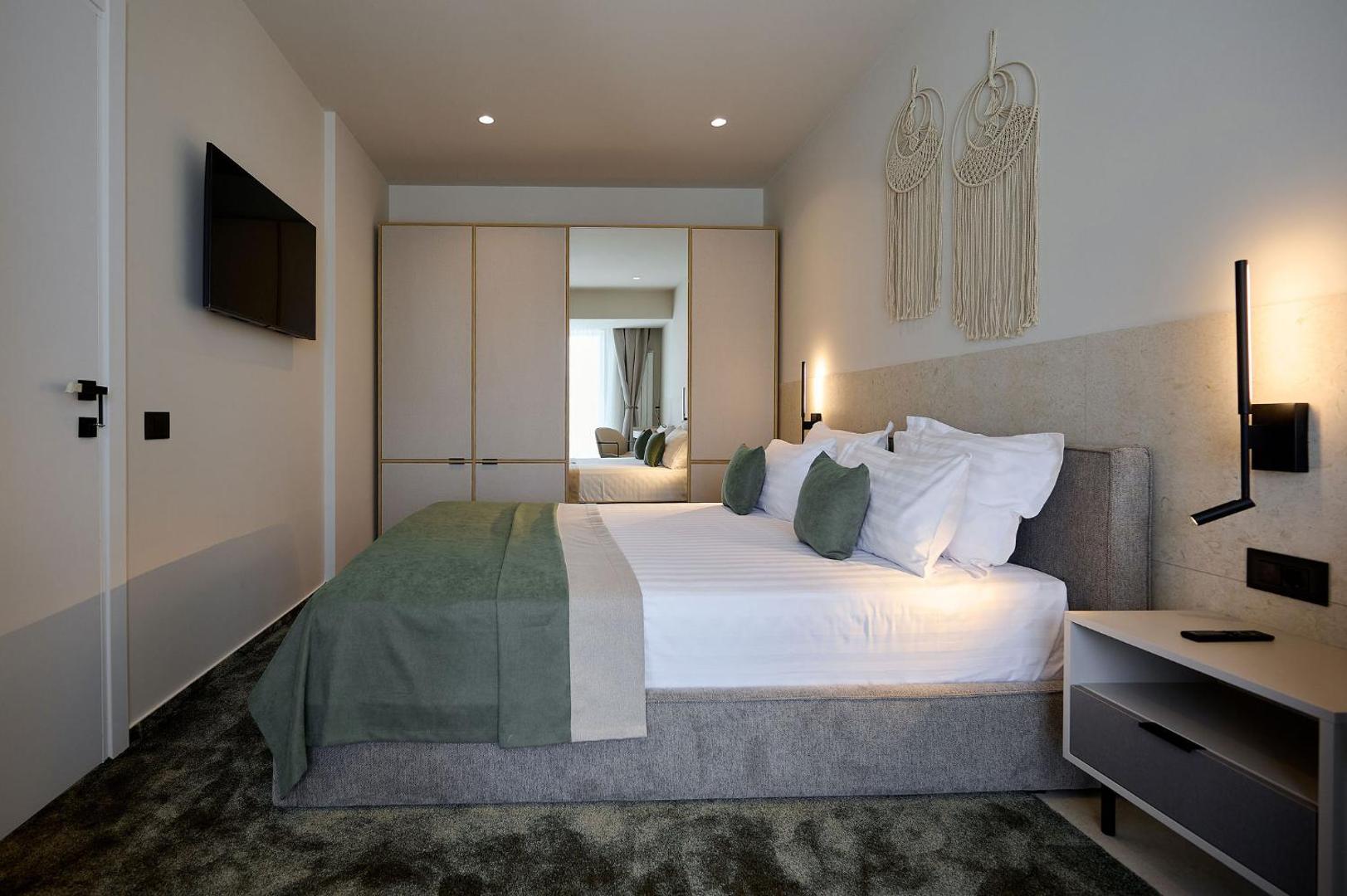 Alezzi Infinity Aparthotel & Spa