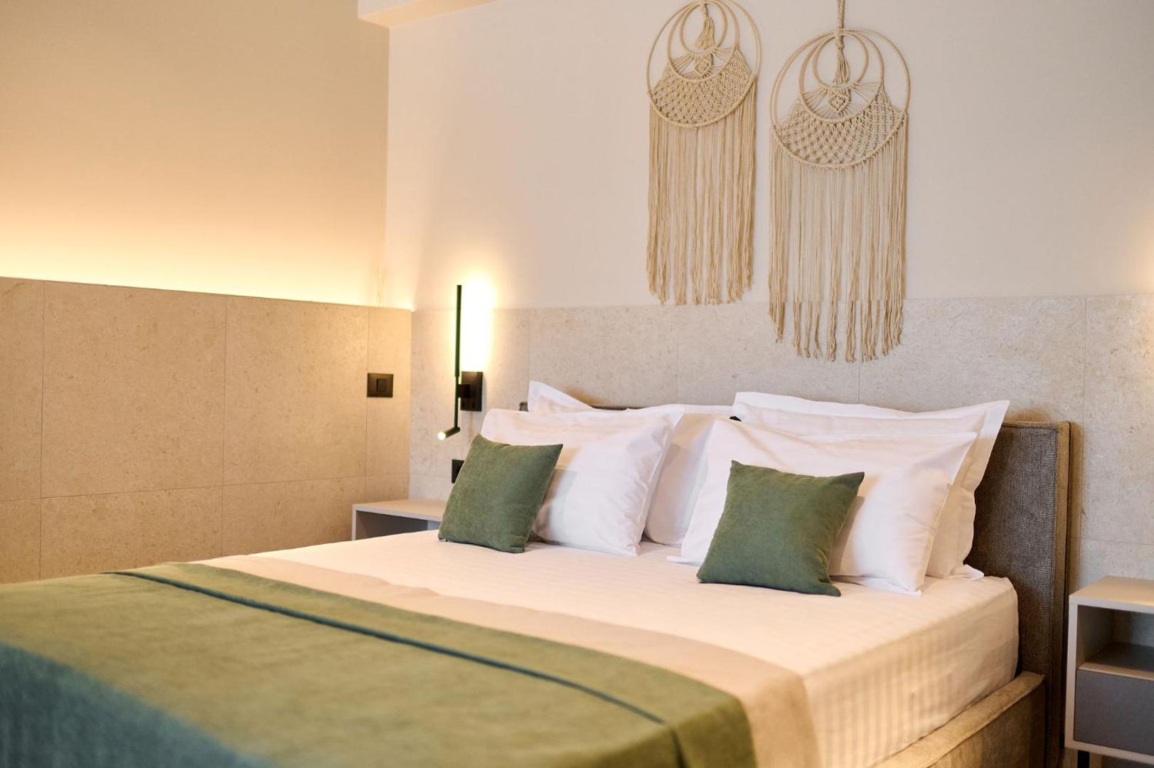 Alezzi Infinity Aparthotel & Spa