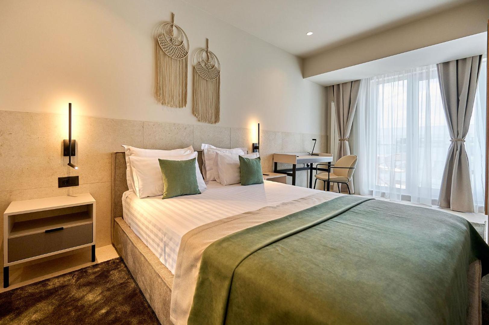 Alezzi Infinity Aparthotel & Spa