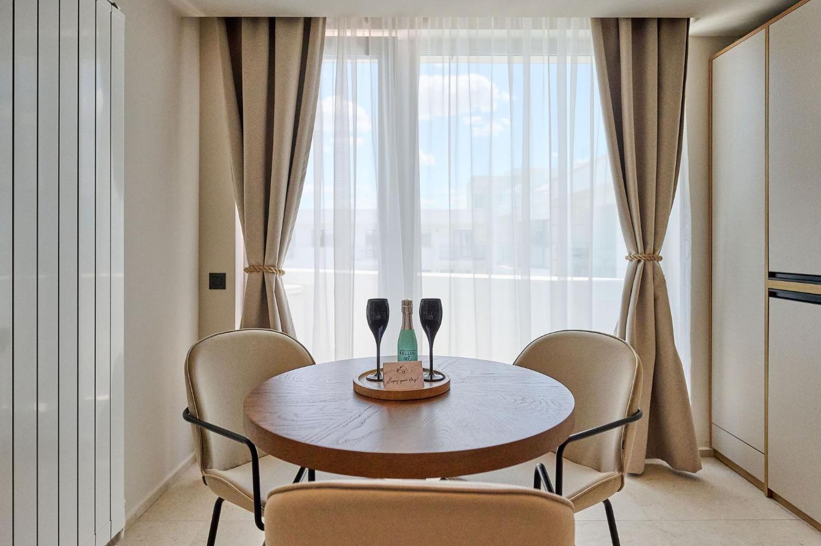 Alezzi Infinity Aparthotel & Spa
