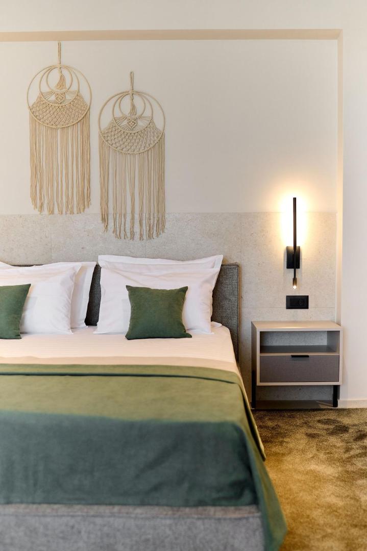 Alezzi Infinity Aparthotel & Spa
