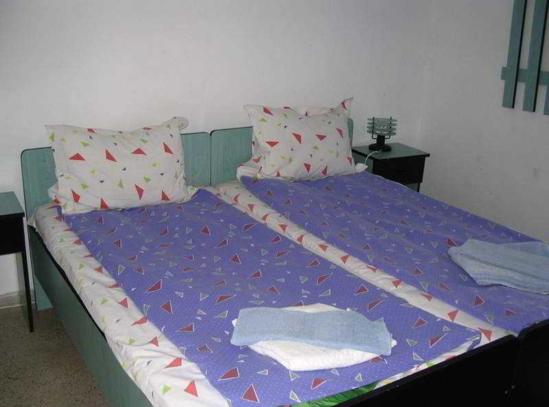 Jijo's Hotel