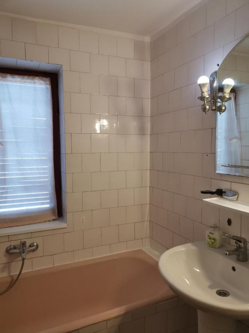 Cabana Fantanita Cu Brazi