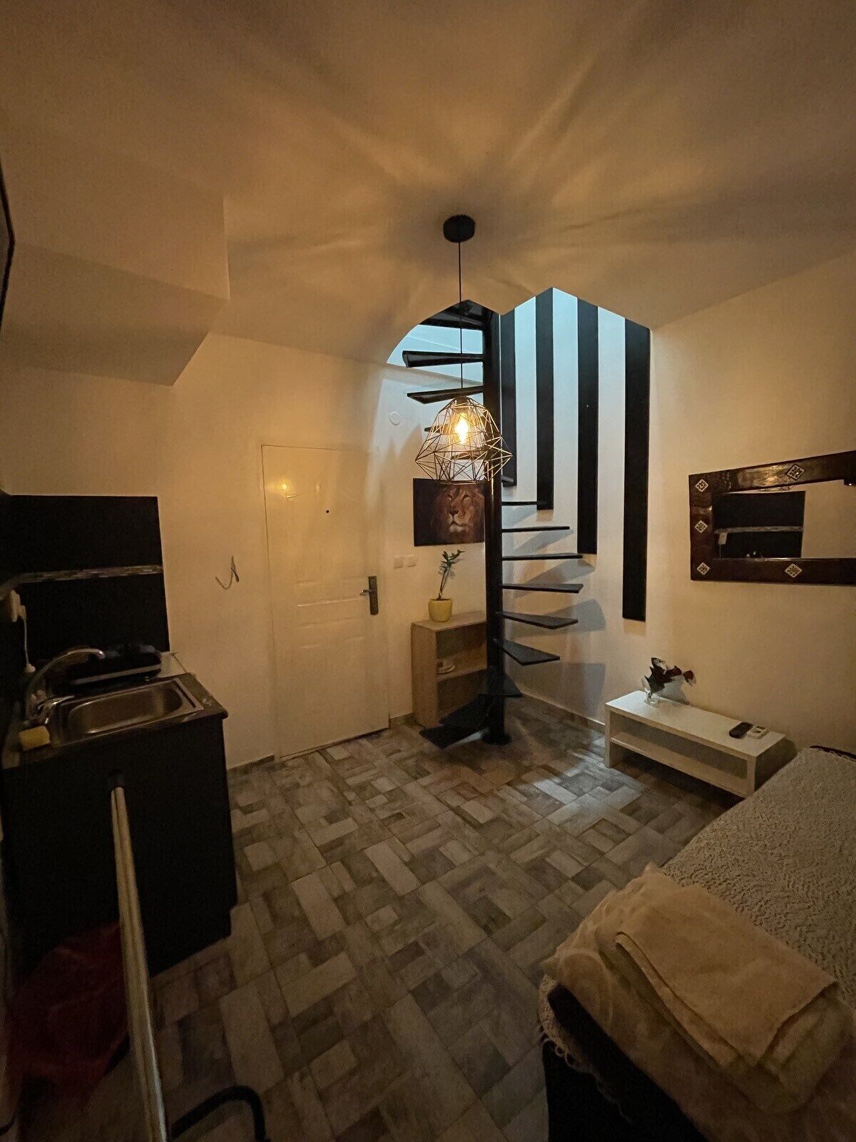 Airport Apartments