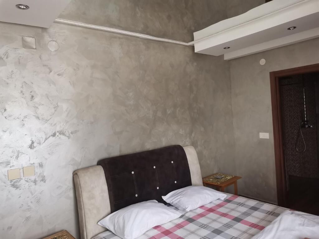 Airport Apartments