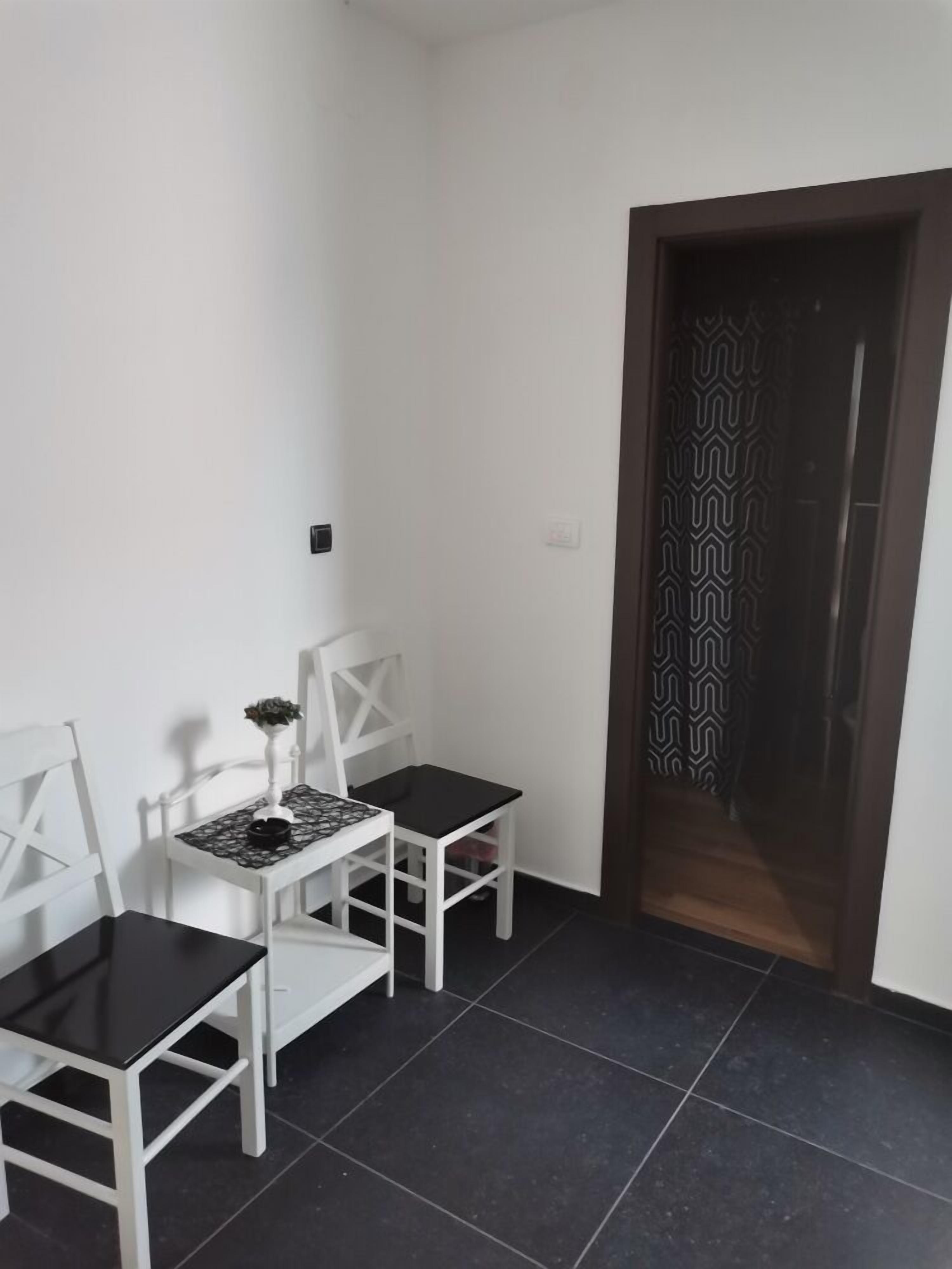 Airport Apartments
